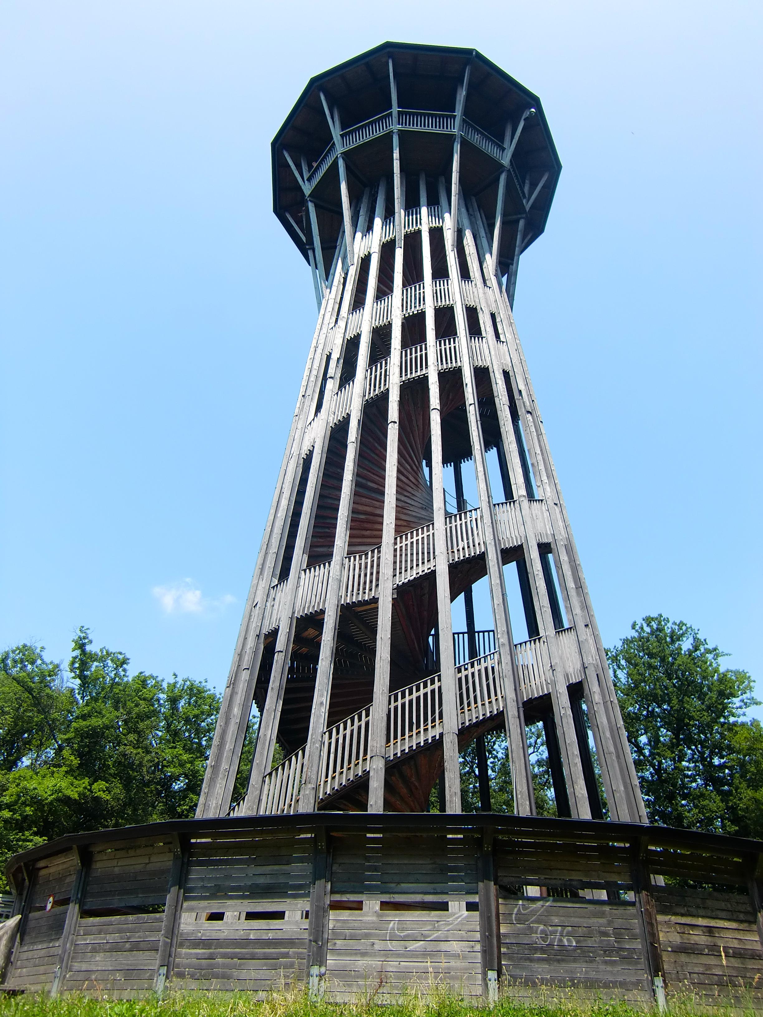 Tour de Sauvabelin Lausanne, por Amélie Fournié