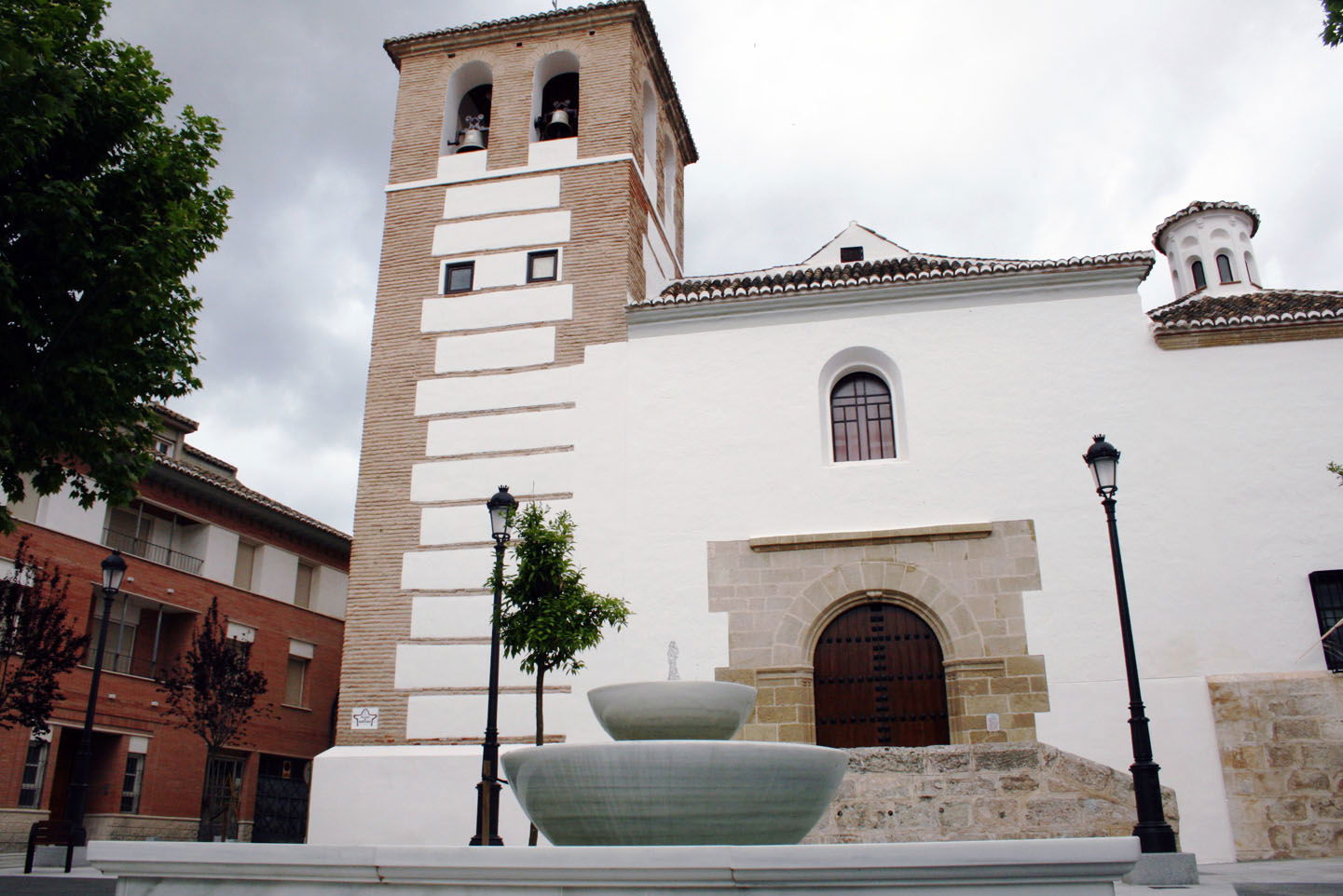 Iglesia de Santiago (Barrio de Marzuela), por Baza Turismo