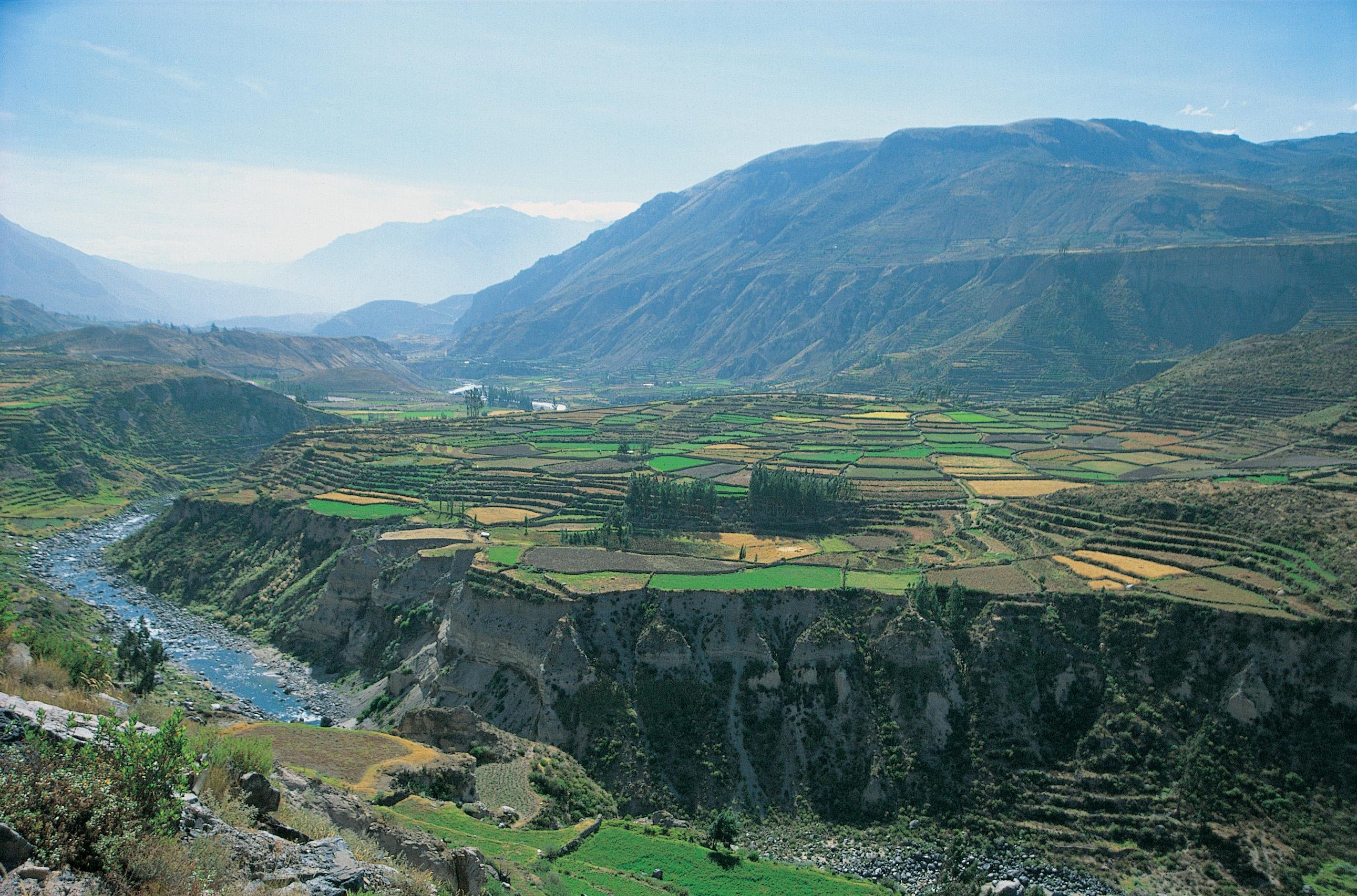 Природа страны перу. Сикуани Перу. Долина Мачу Пикчу. Латинская Америка Перу. Город Перу Южная Америка.