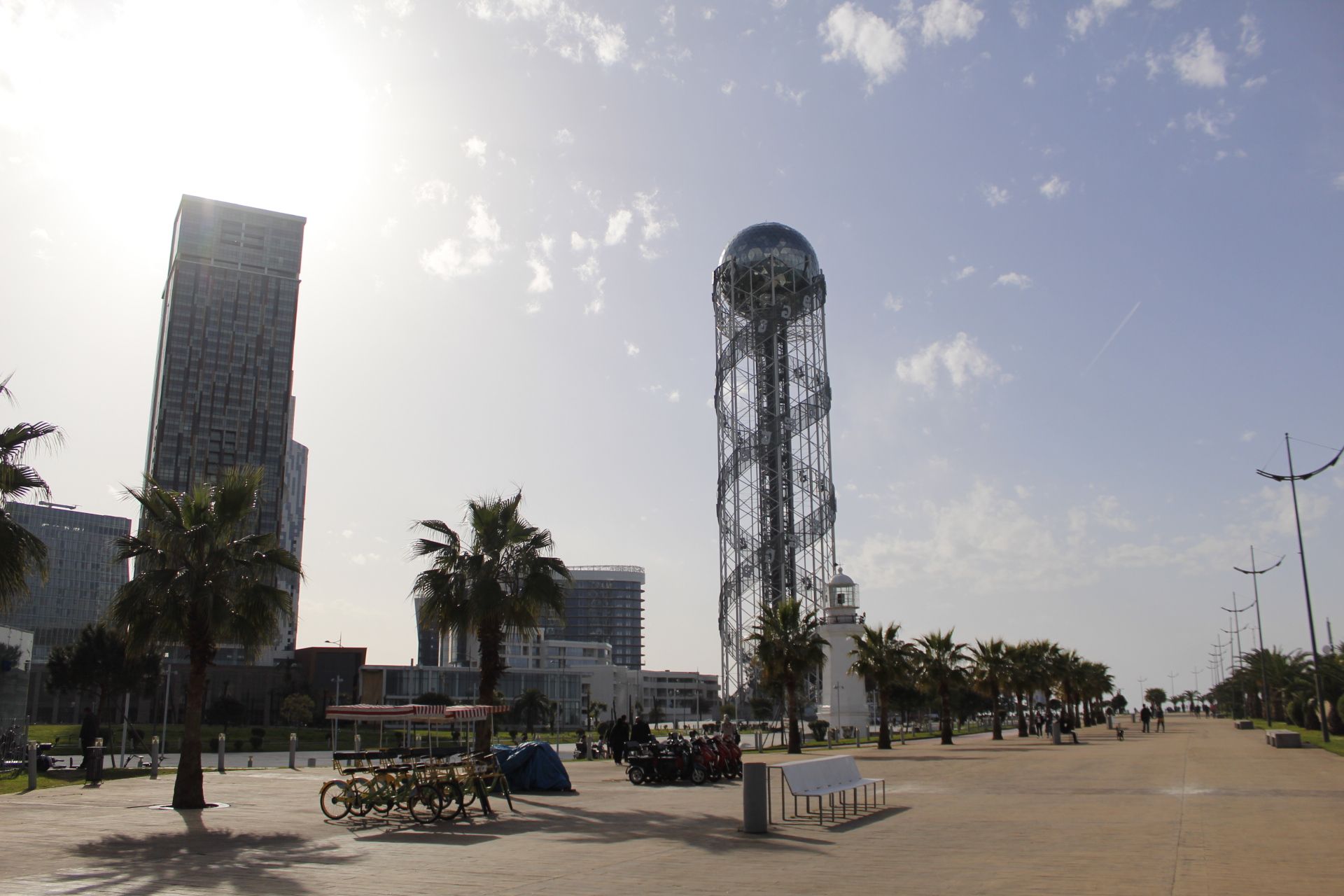 Torre del Alfabeto, por Sebastian Muñoz