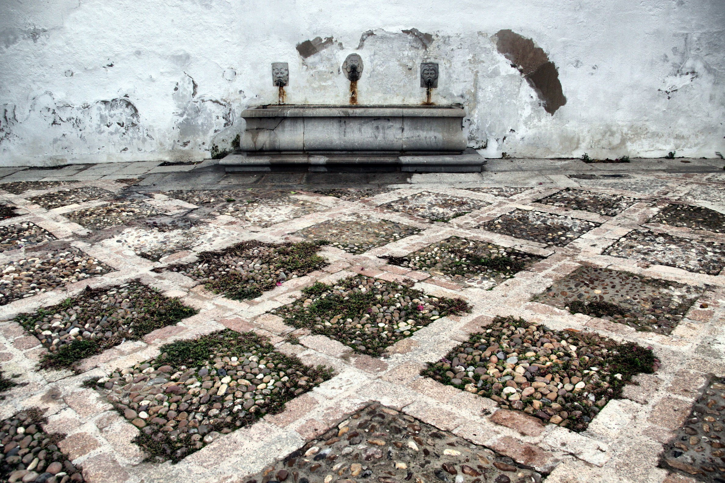 Fuente Plaza Jerónimo Paez, por Francisco Rubio Castejón