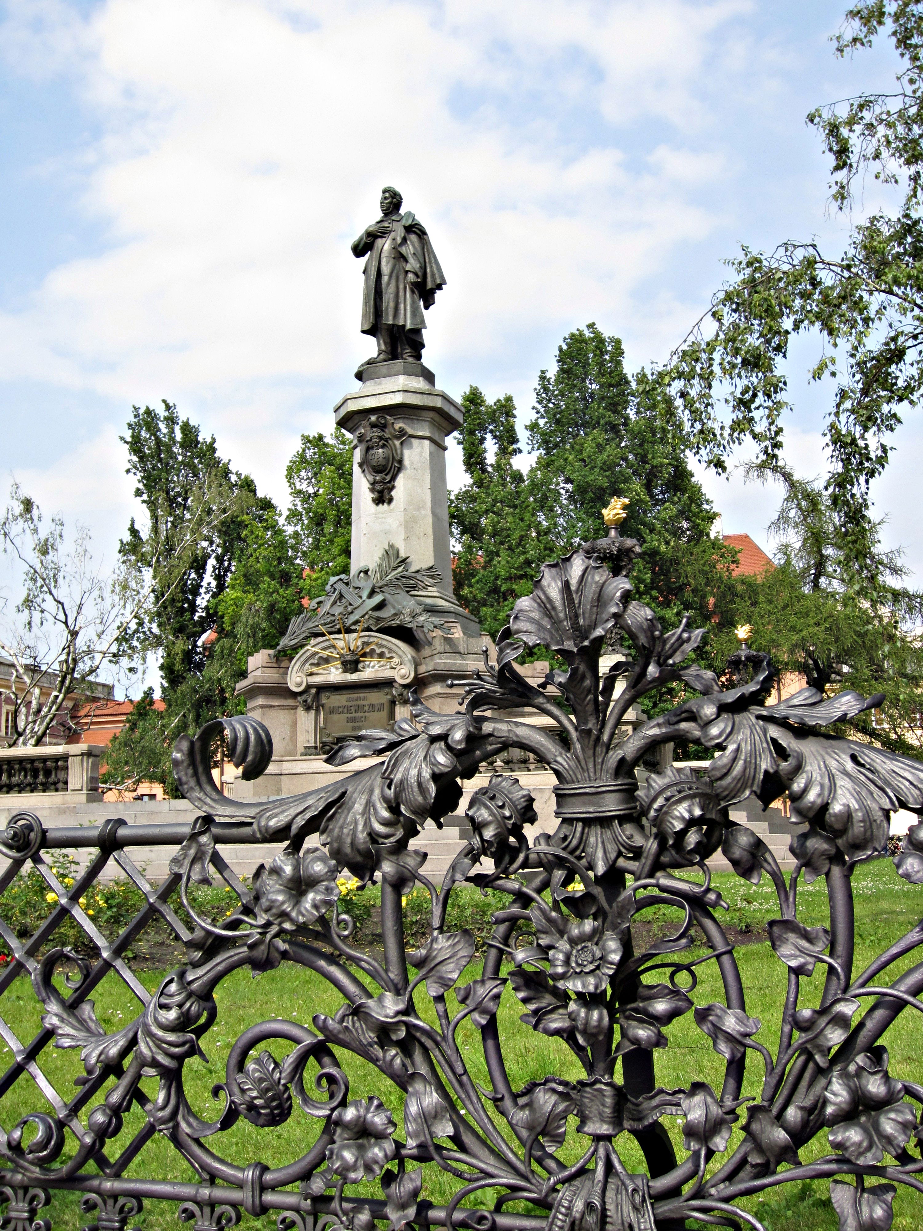 Monumento a Adam Mickiewicz, por Las sandalias de Ulises