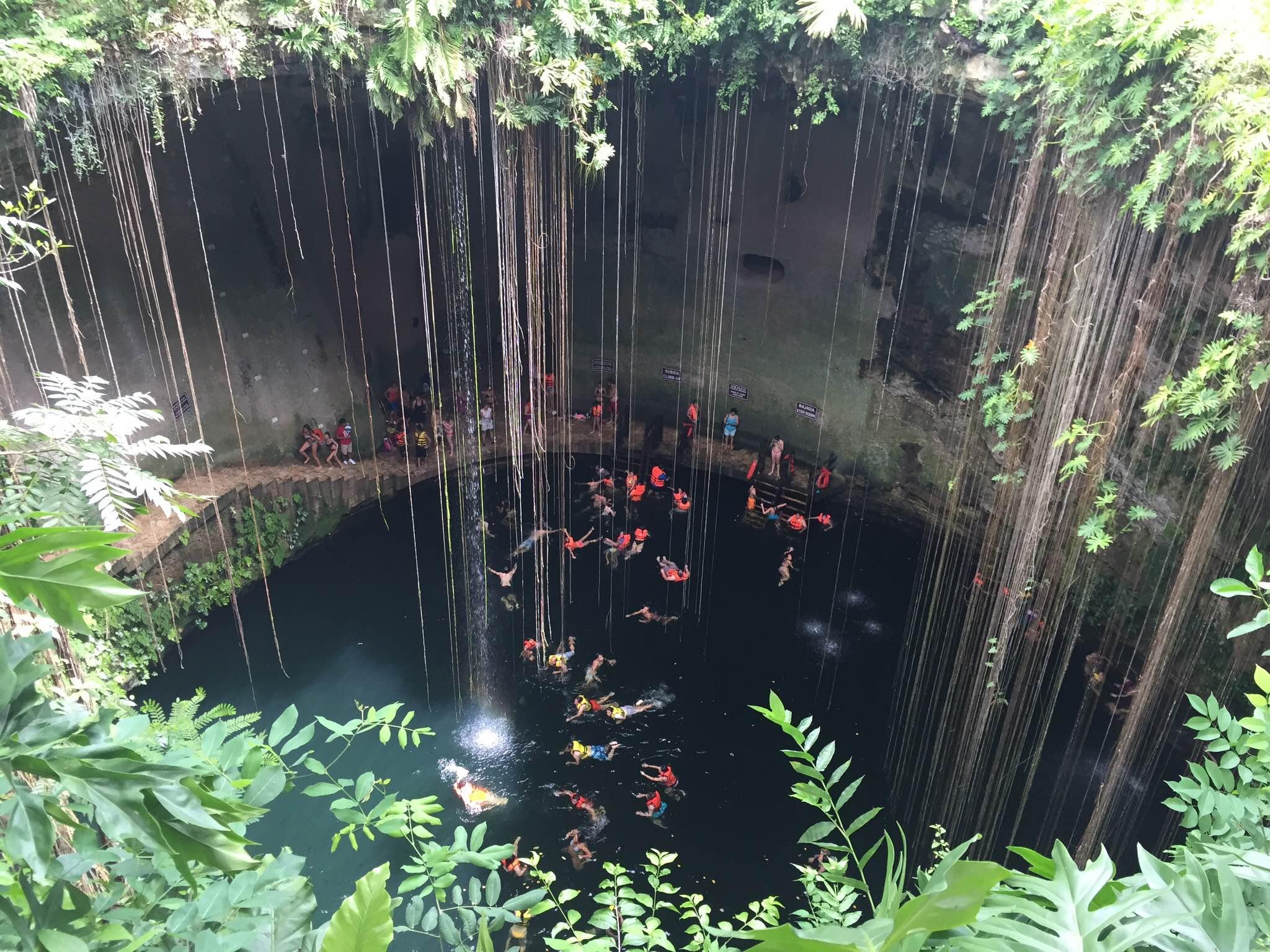 El Cenote Sagrado, por Alma Garza