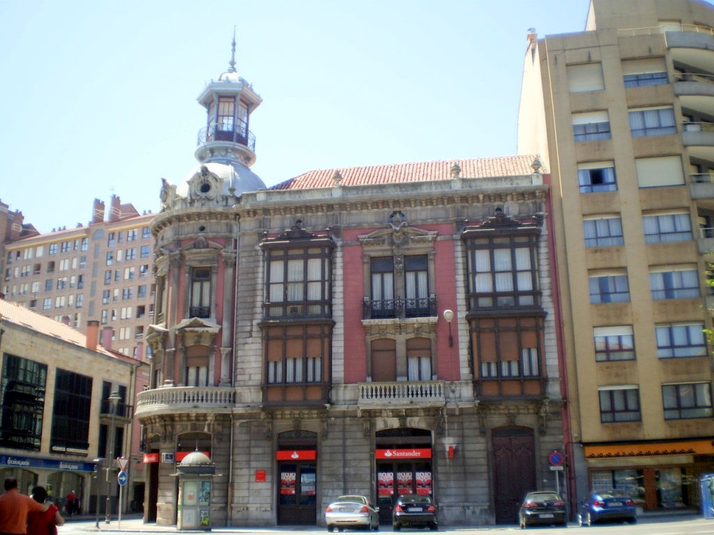 Casa de Eladio Muñiz o de Josefina Balsera, por Lala