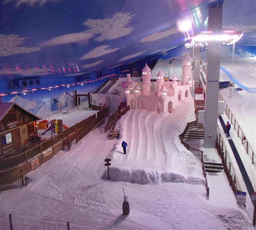 Snowland: como é o parque temático de neve em Gramado