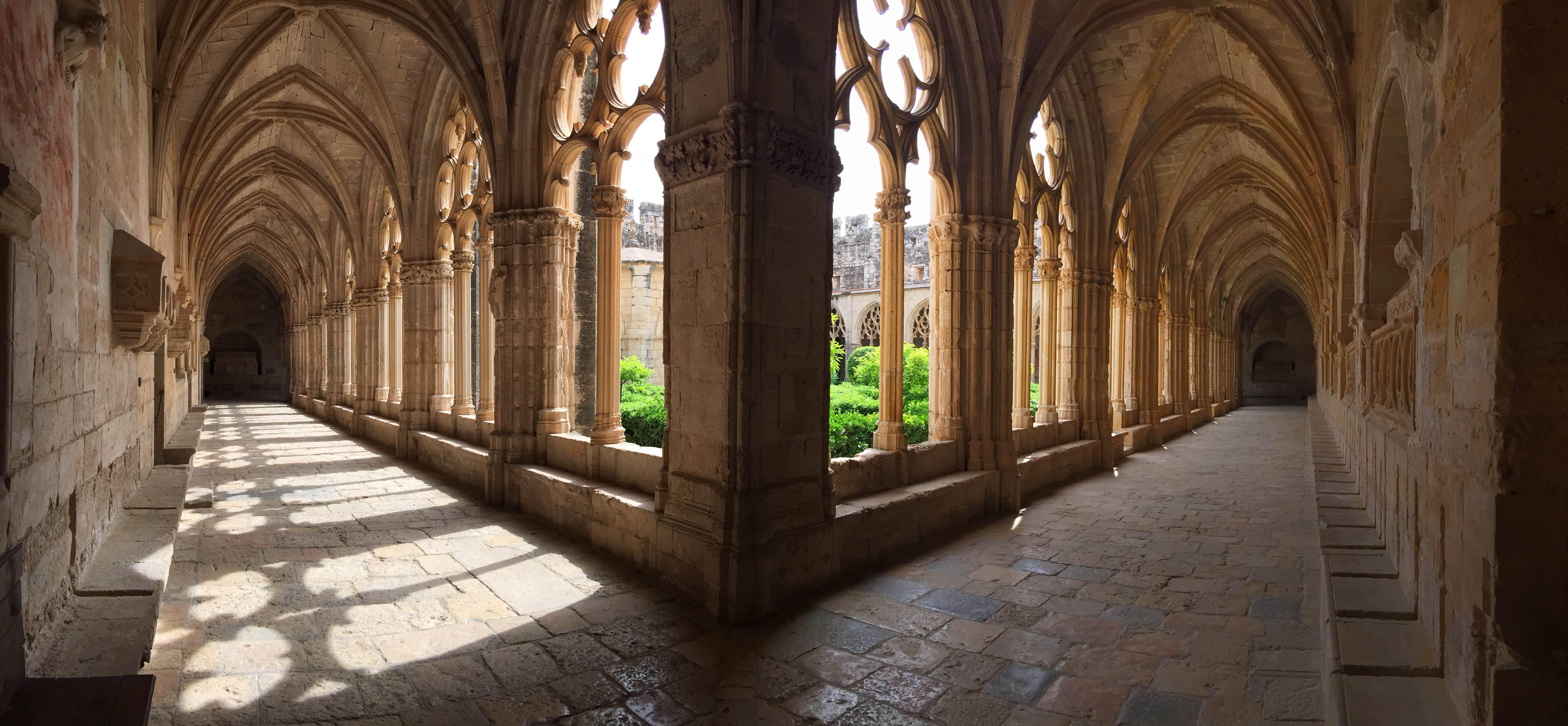 Descubre la Ruta del Císter: Magia y misterio entre Tarragona y Lleida.