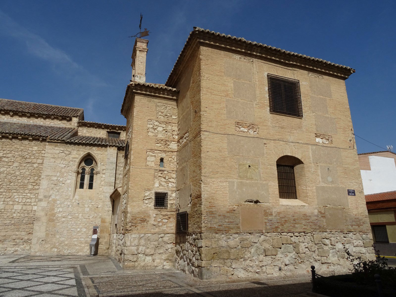 Iglesia De Santiago, por Francisco Perez Nuñez