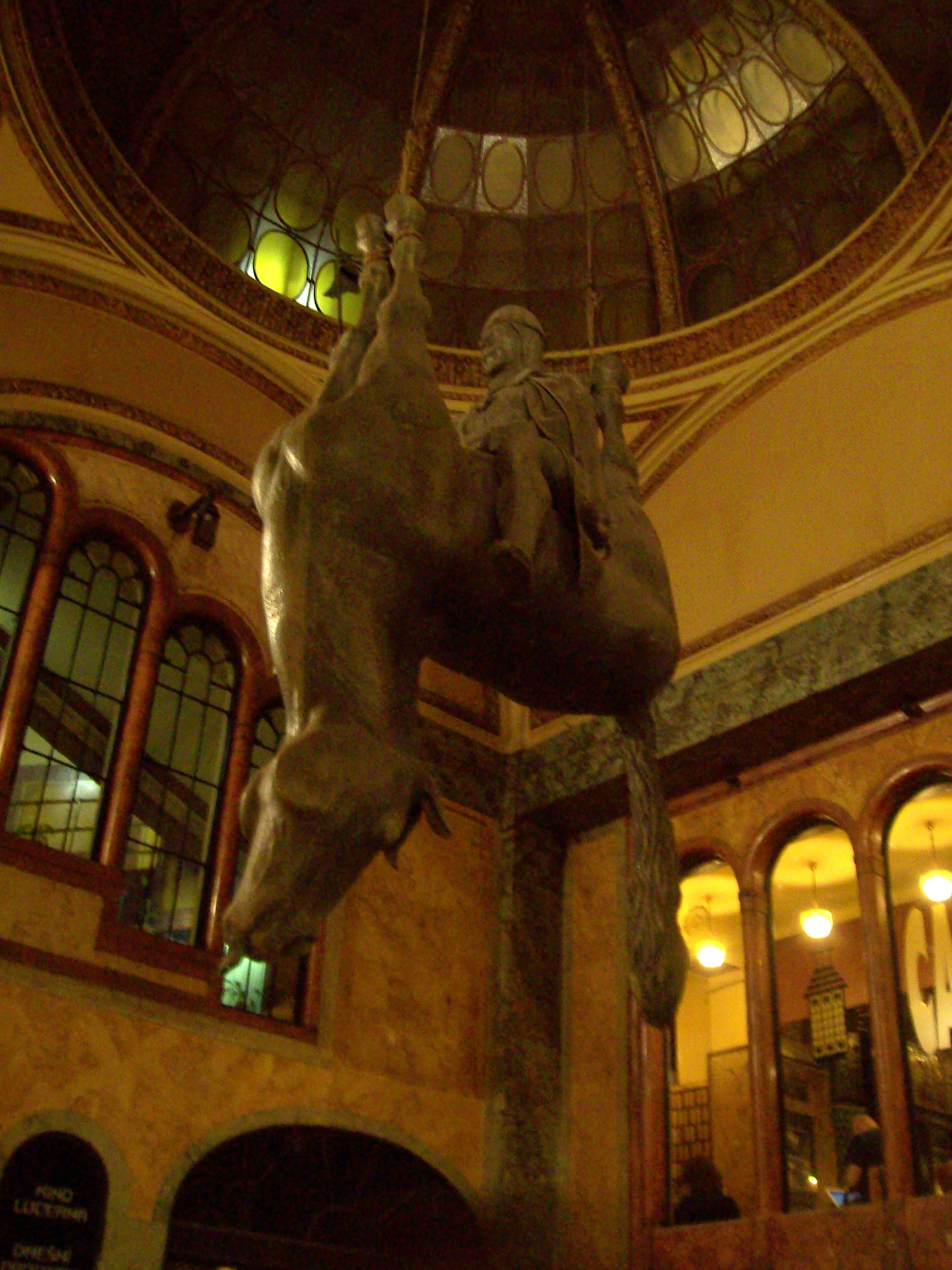 Estatua ecuestre de San Venceslao, por Ciro
