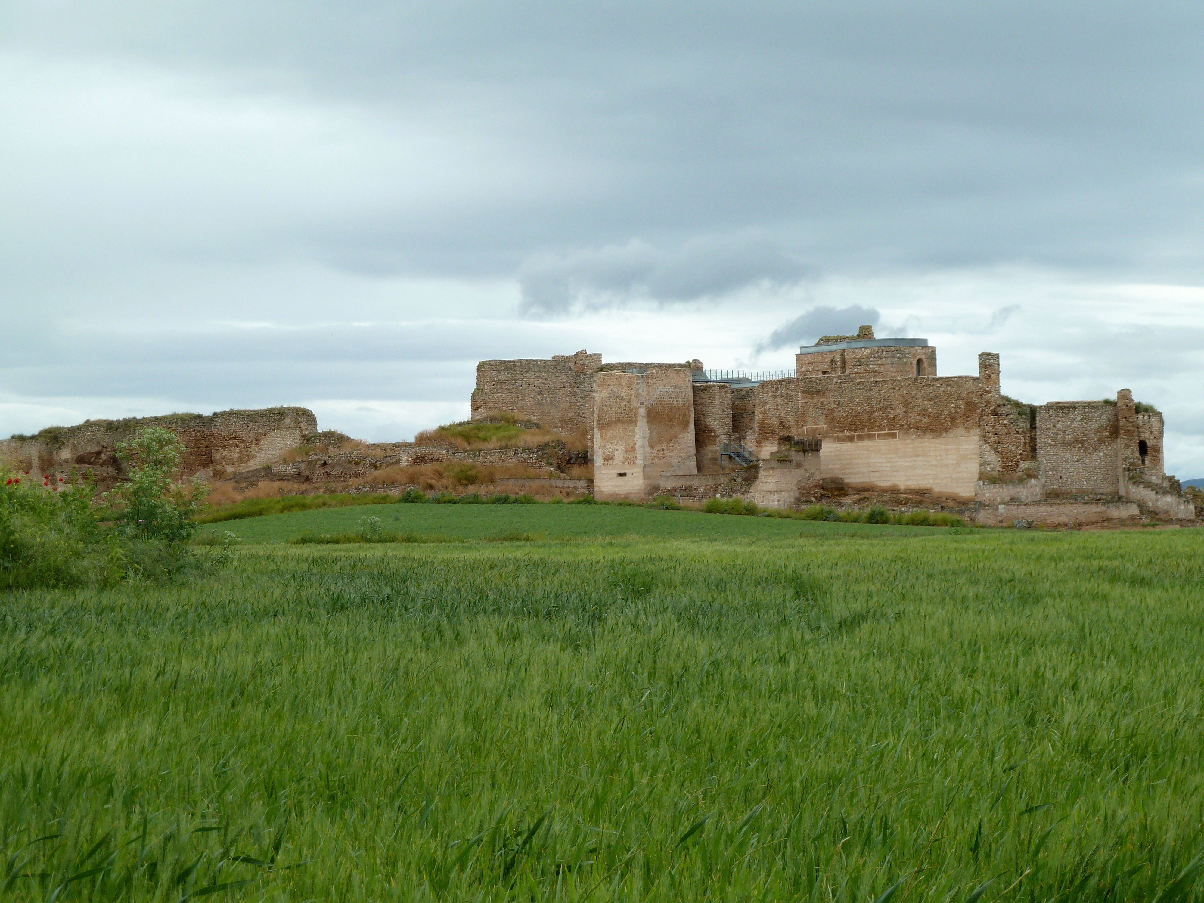 Explora los castillos de Campo de Calatrava y su legado histórico