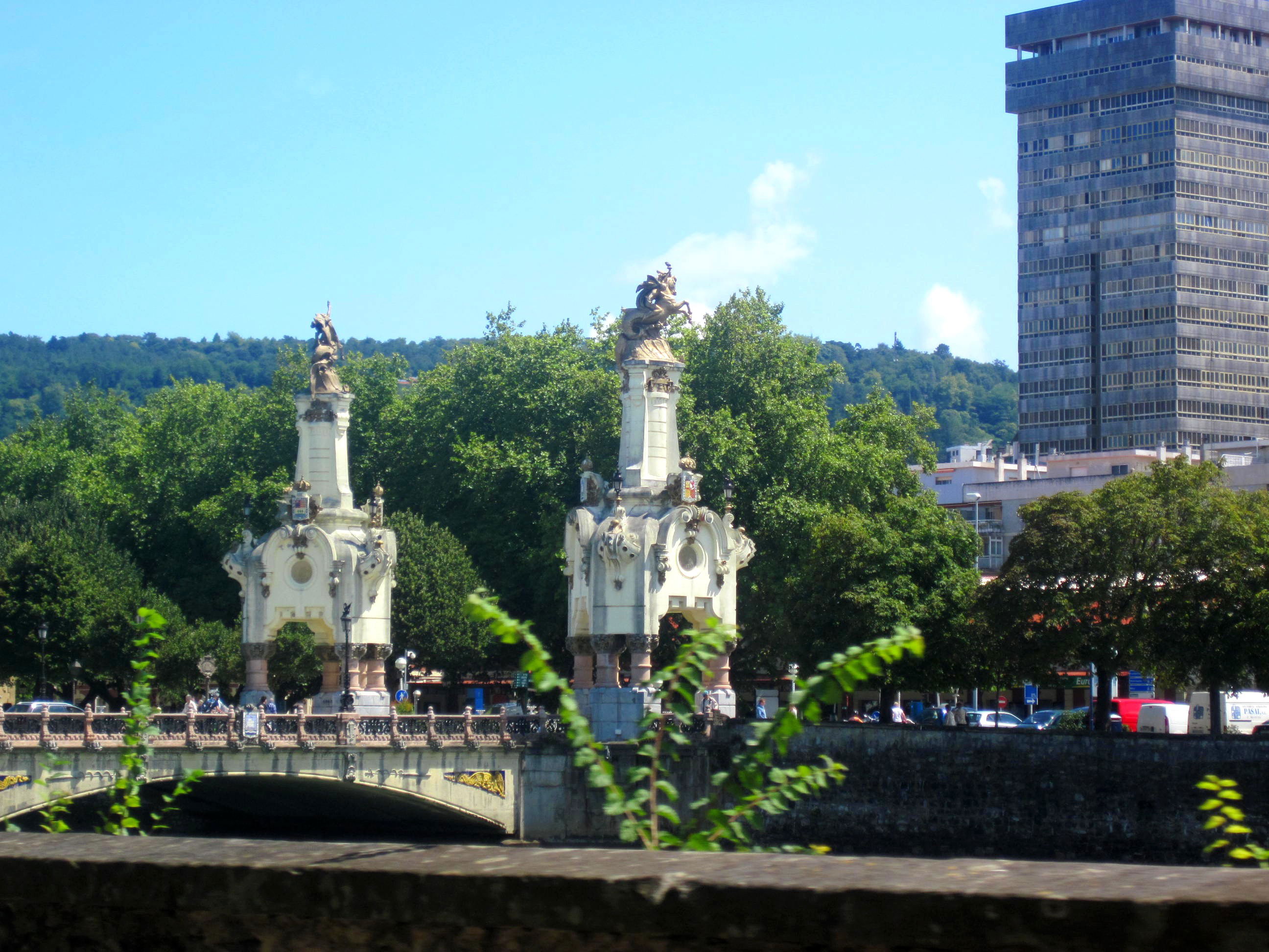 Puente de María Cristina, por Leo