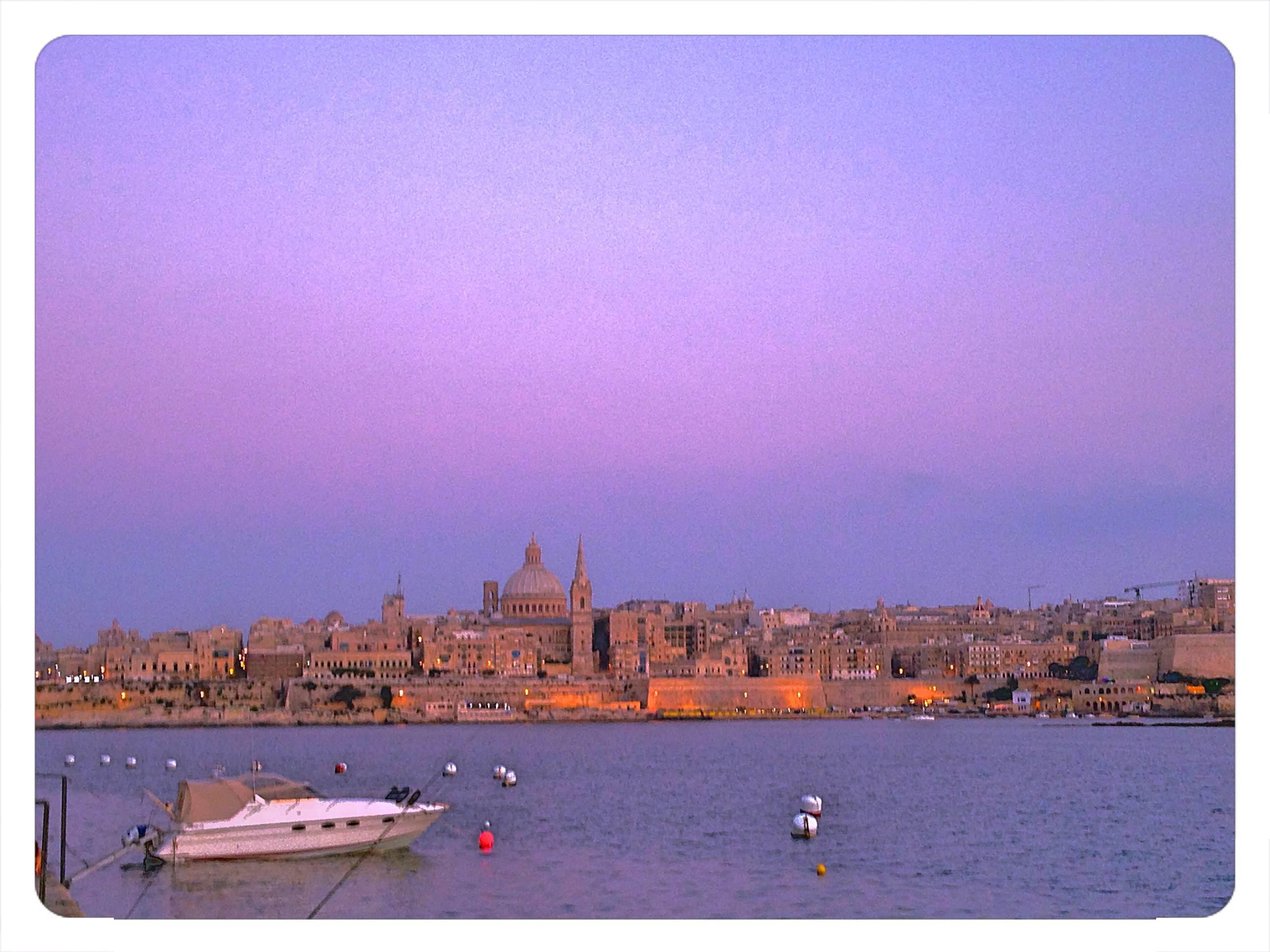 Vista de la Valleta desde Sliema, por Francesco Bussu