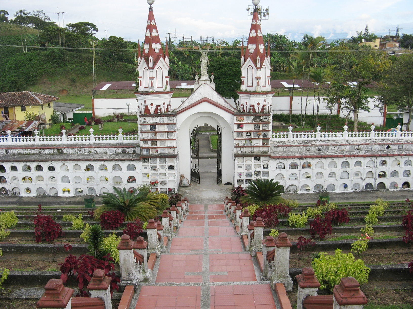 Cementerio Jesús María Estrada, por albertoloyo