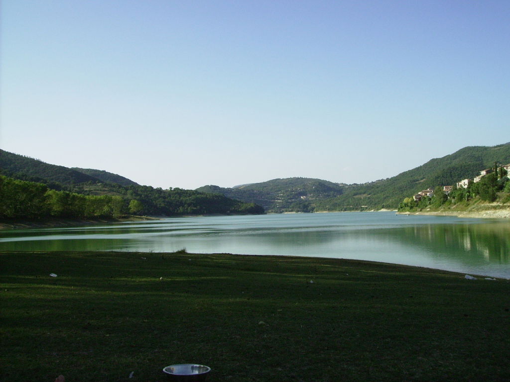 Lago del Turano, por AlexSandro