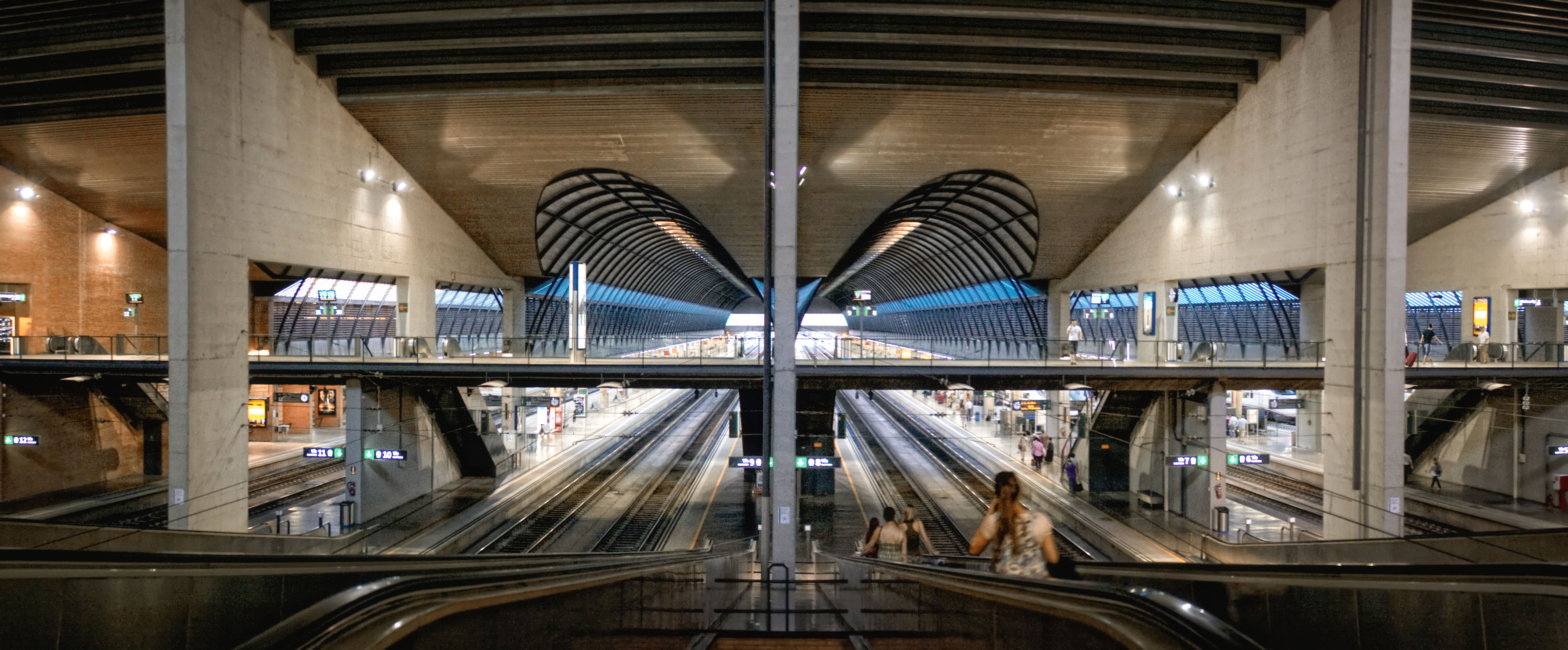 Estación de Santa Justa, por Jesus Sanchez Gonzalez (Zu Sanchez)
