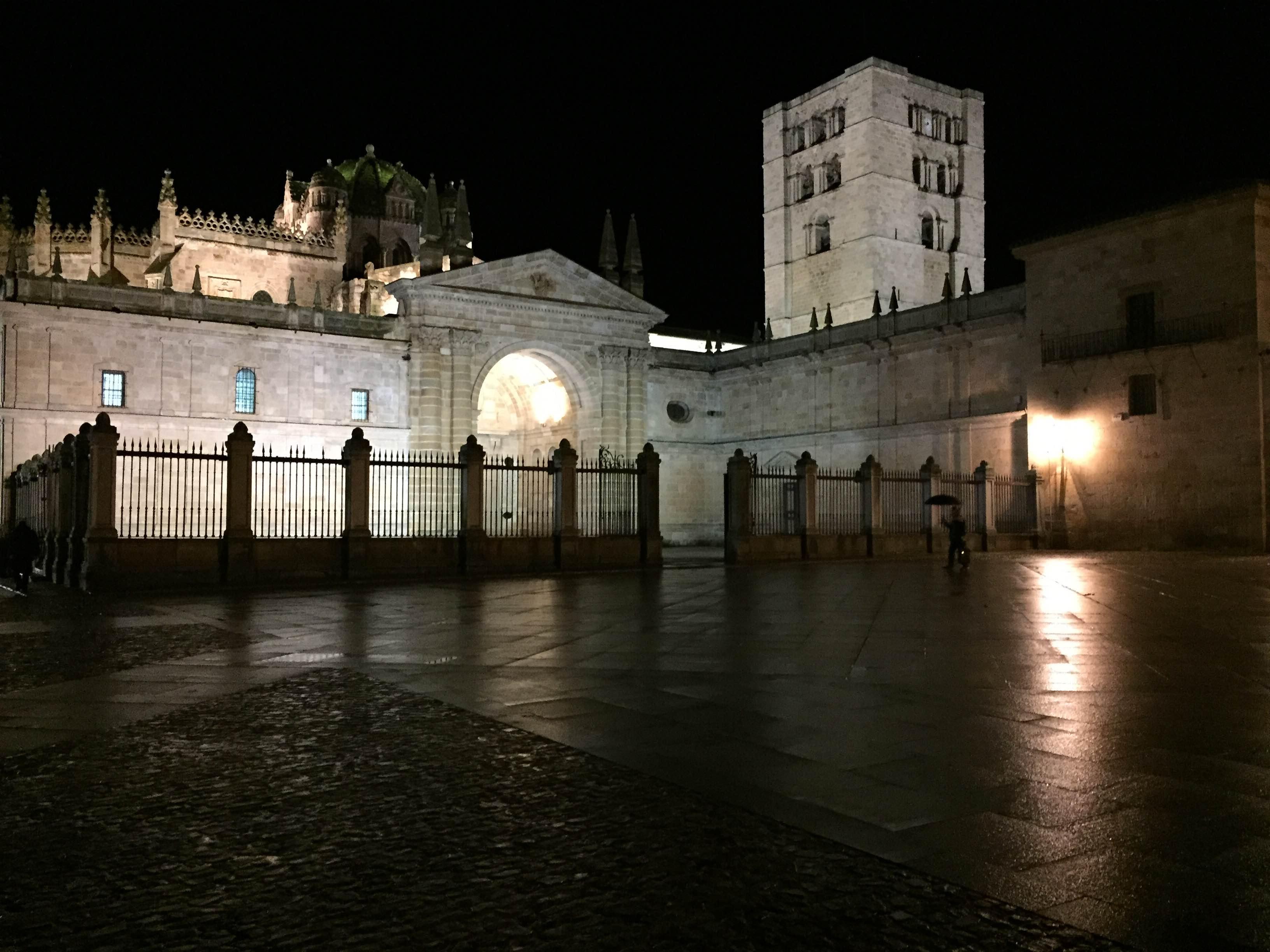 Atrio de la Catedral, por Luis Riestra Corte