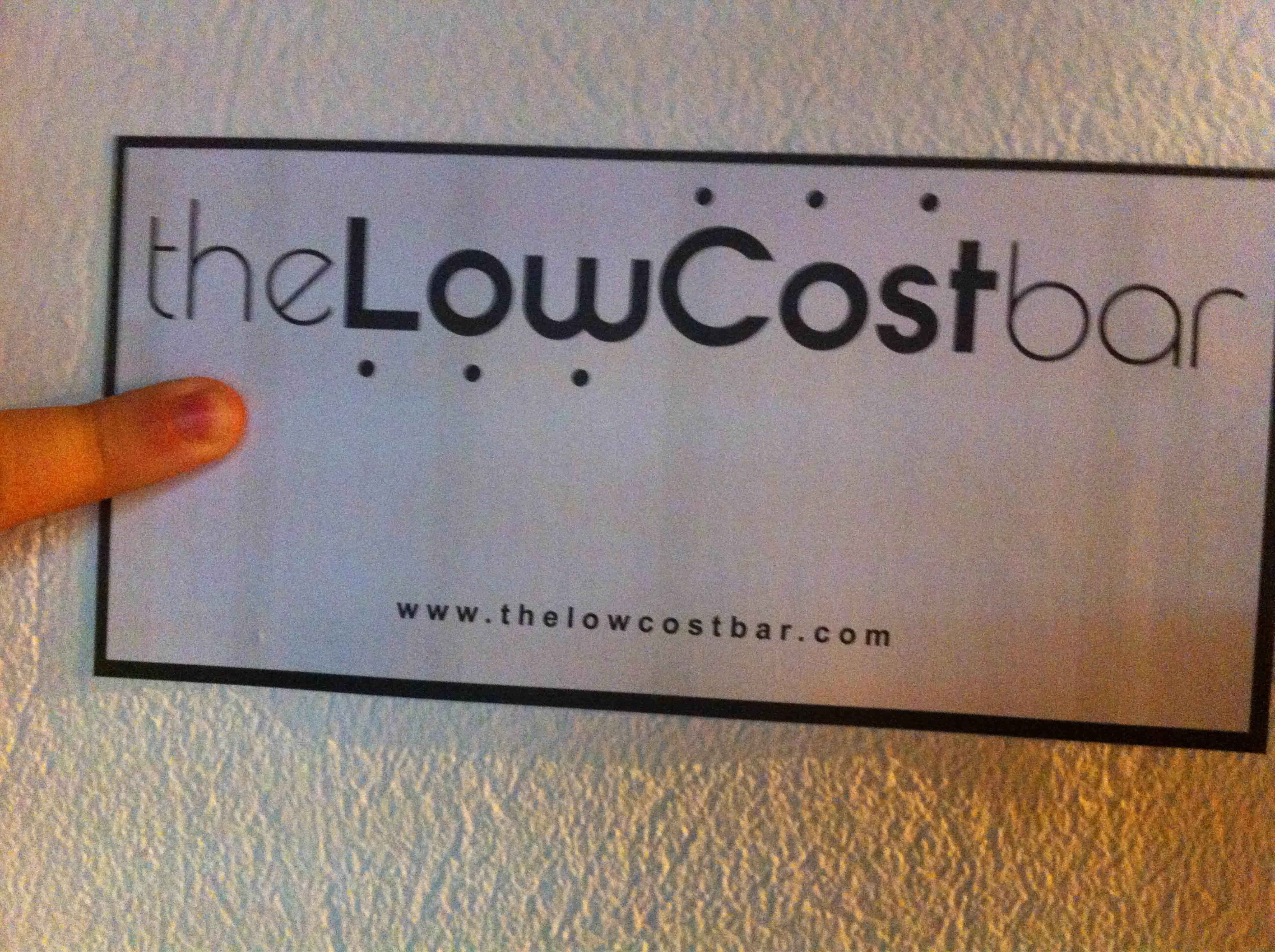 The Low Cost Bar, por JuanCar