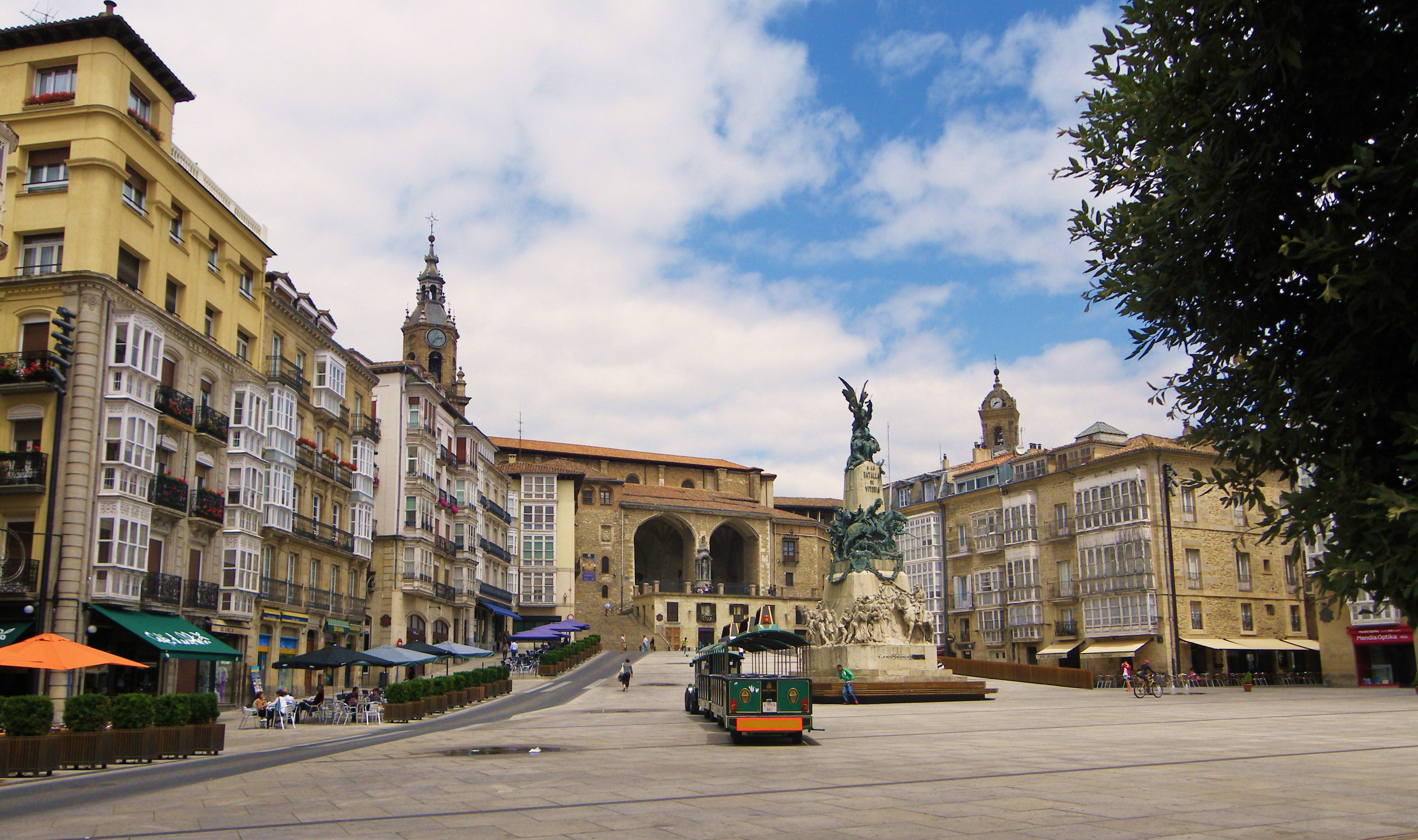 Plaza de la Virgen Blanca, por Dónde vamos Eva