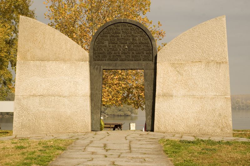 Monumento a los Defensores de Belgrado, por Sebastian Muñoz