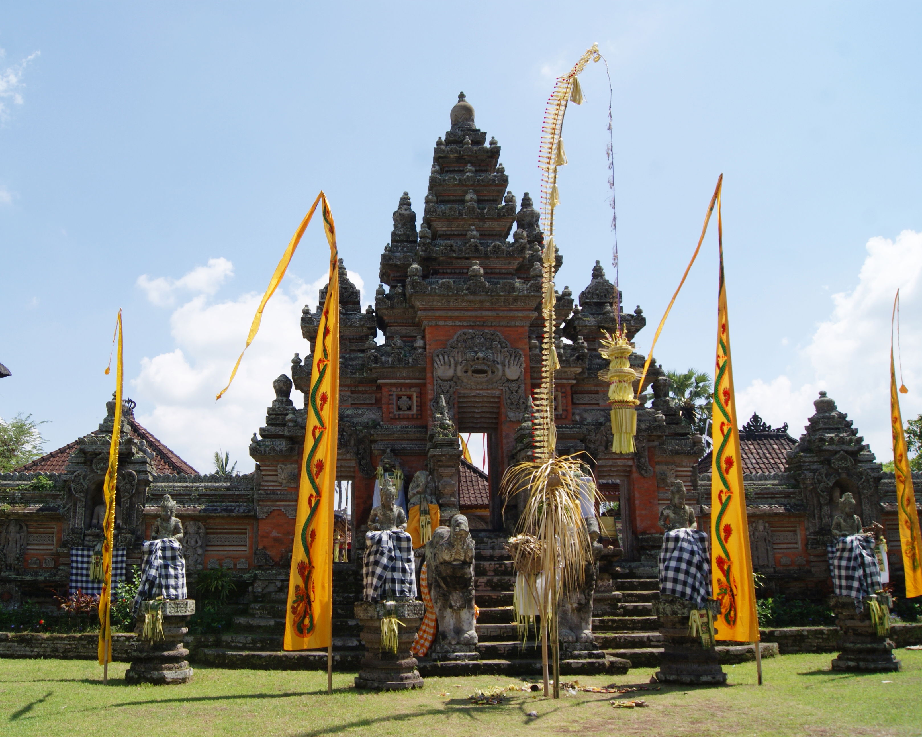 Pura Puseh, por Roberto Gonzalez