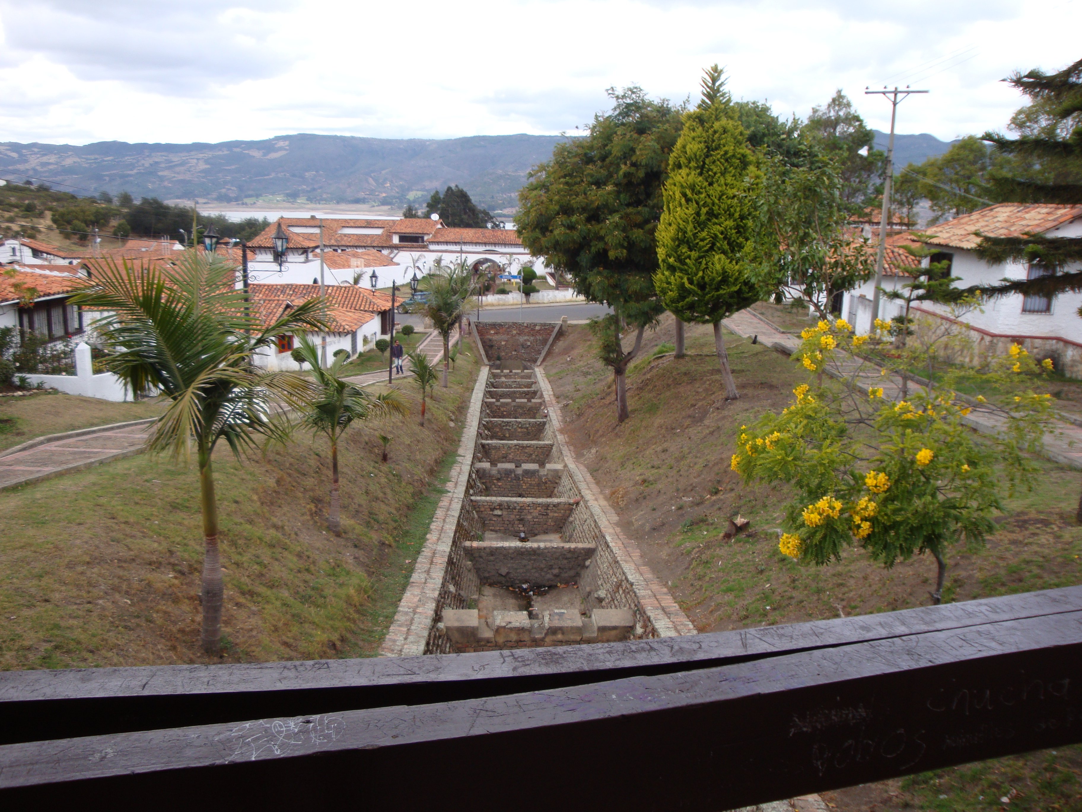 LOVER'S BRIDGE GUATAVITA GUATAVITA CUNDINAMARCA COLOMBIA