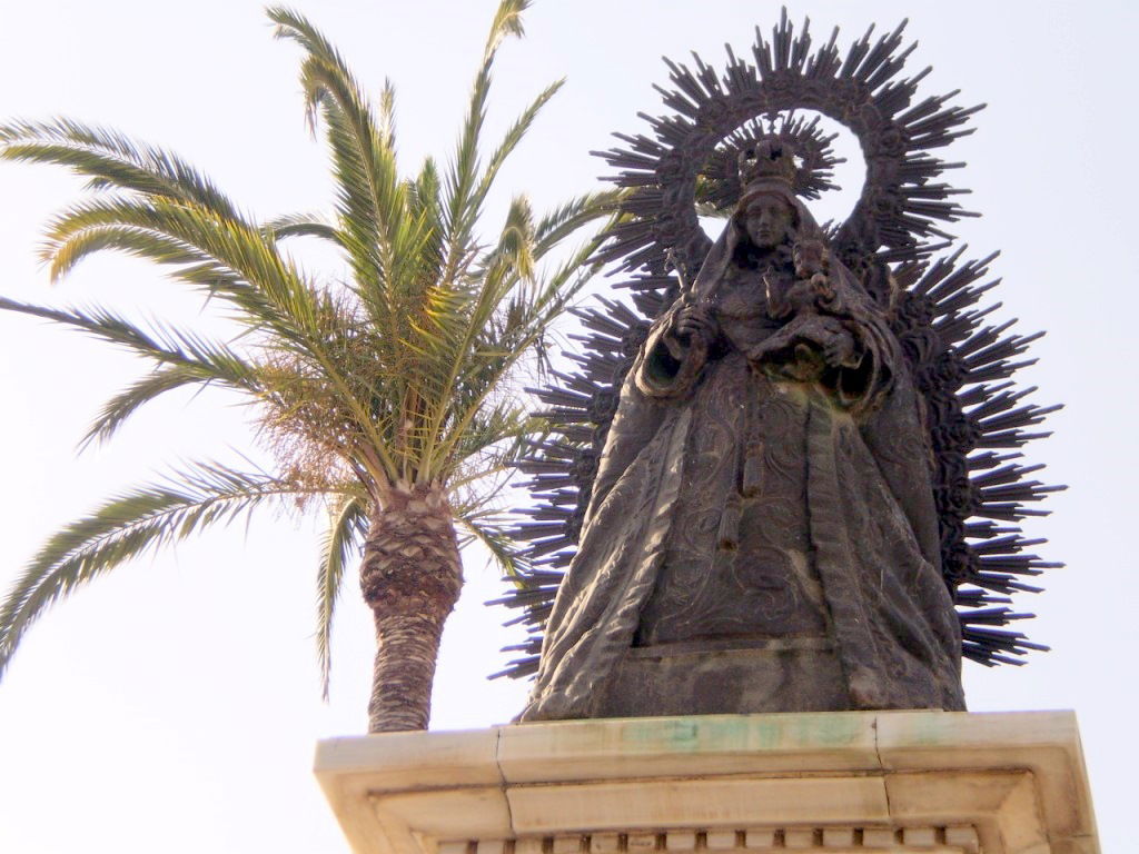 Monumento a la Virgen de las Mercedes, por Lala