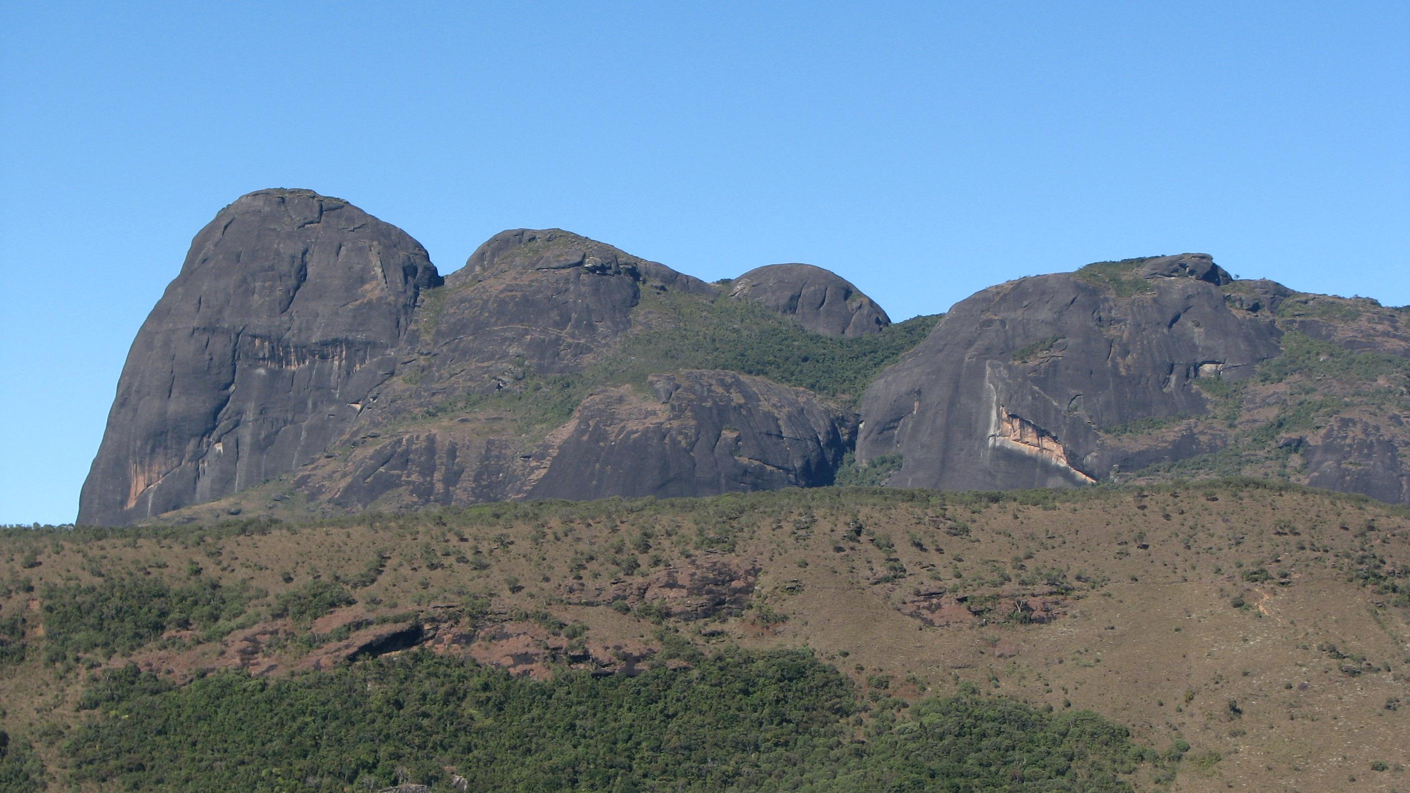 Pico do Papagaio (Pico del Guacamayo ), por Raffa