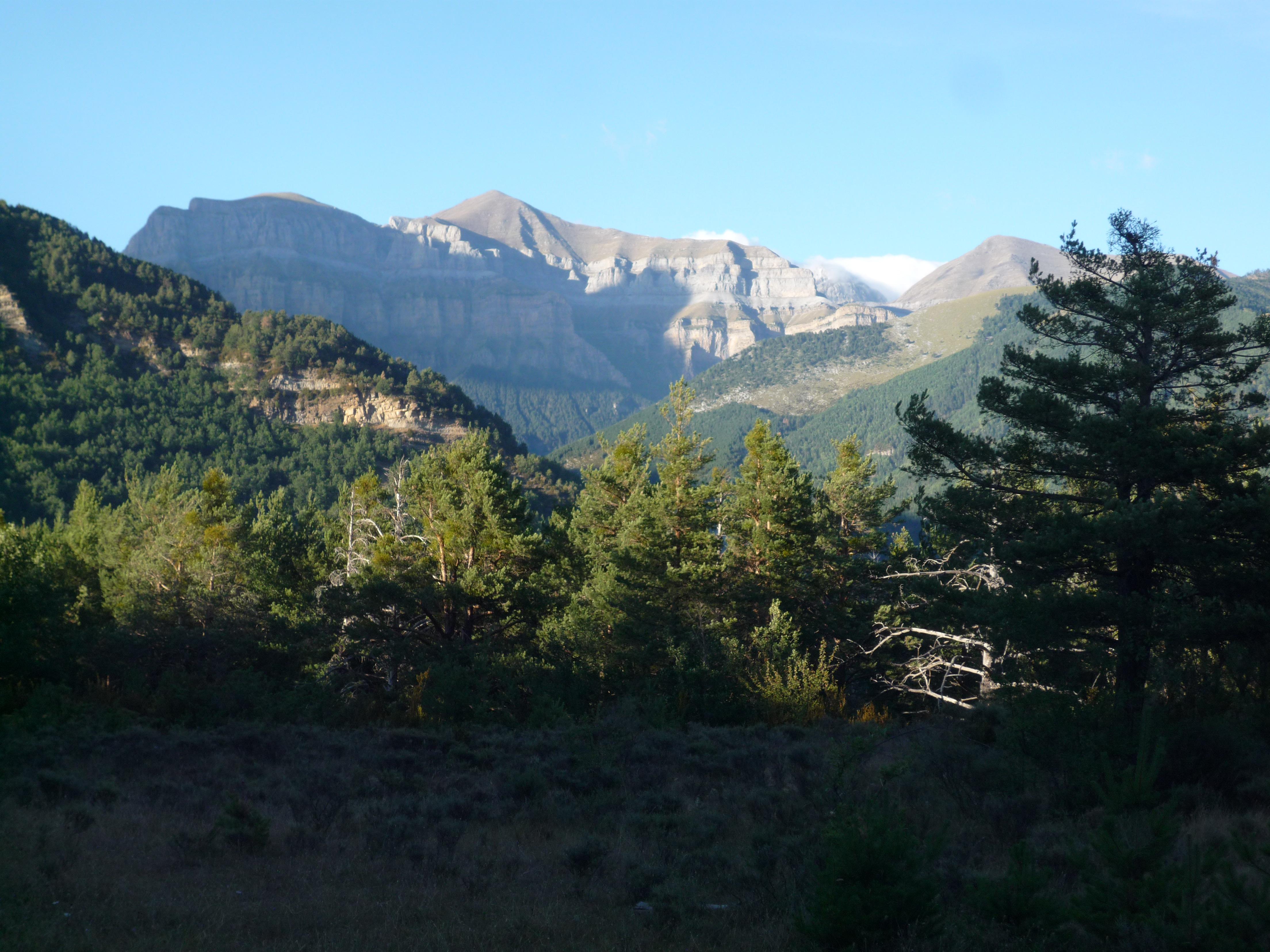 Escalada en Huesca: descubre las mejores rutas y vías ferratas