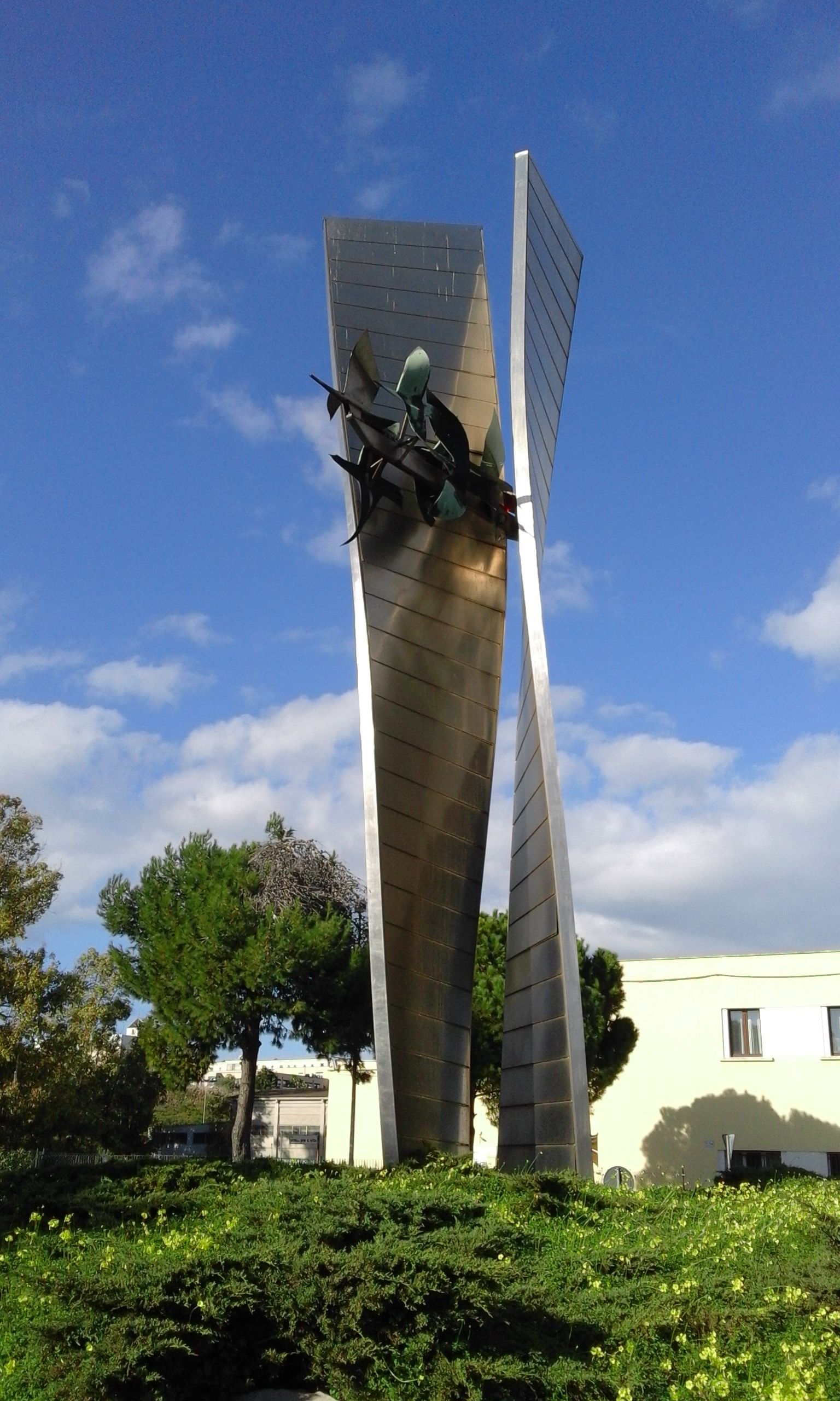 Monumento ad Aldo Moro e ai Caduti di Via Fani, por Amelia Tomasicchio