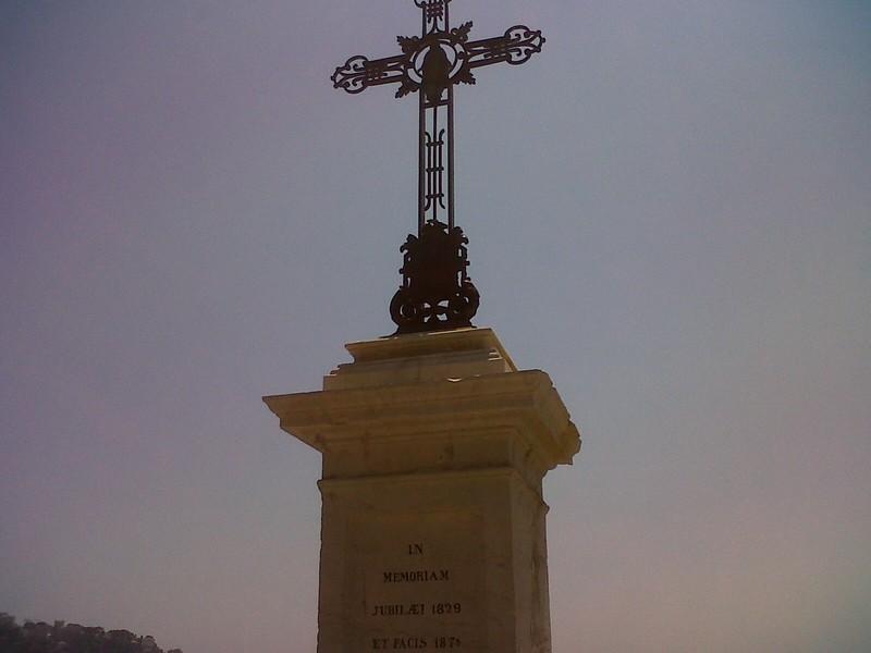 Memoriam de la promenade des Anglais, por Marie & Matt
