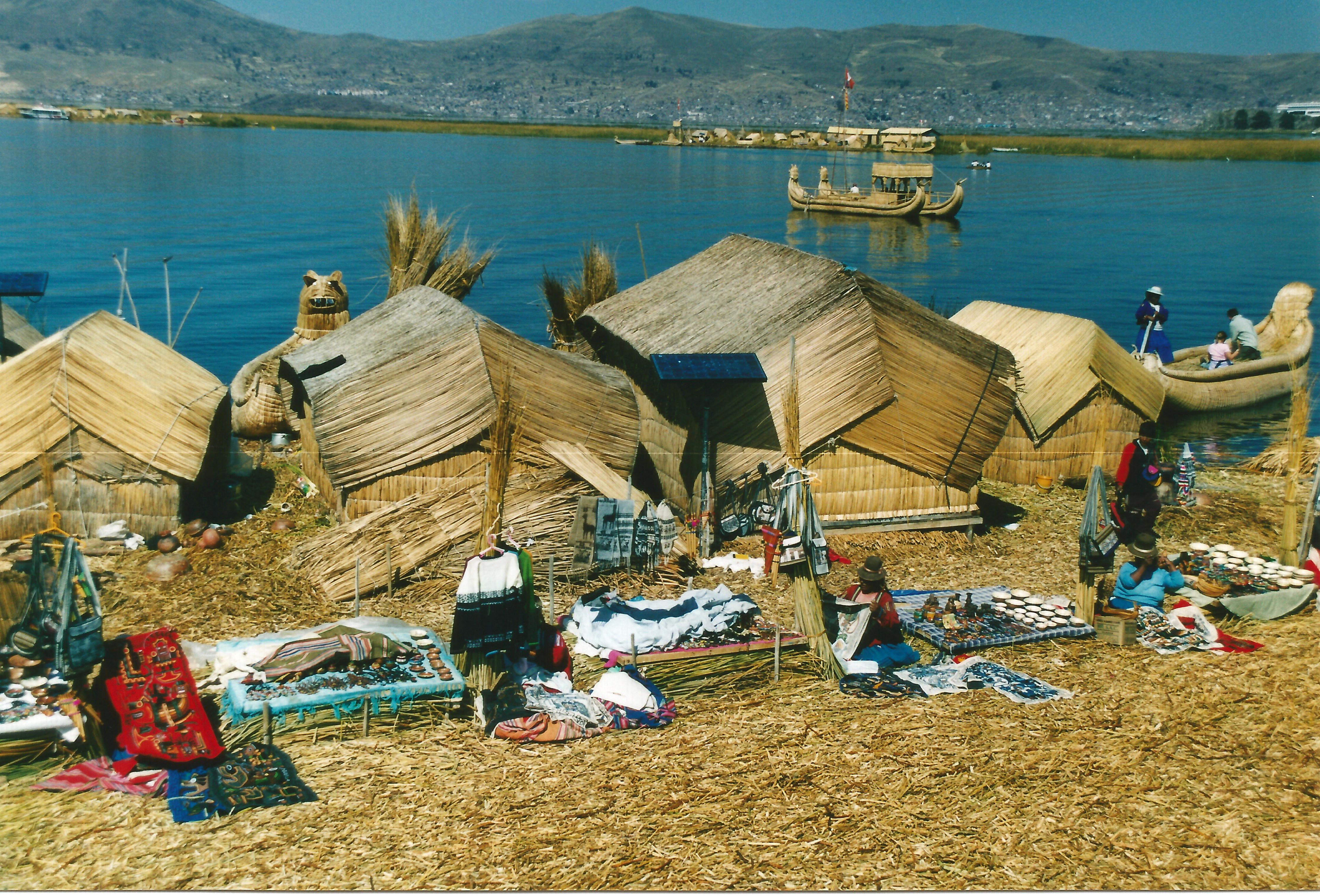 Puno - Islas de los Uros, por E.Sonia Requejo Salces