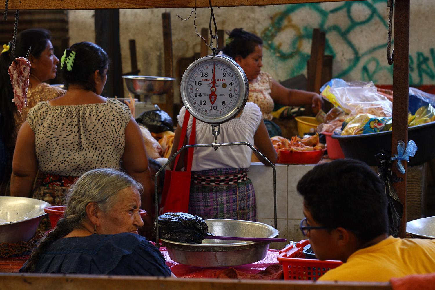 Mercado San Pedro La Laguna, por Tribi Lin