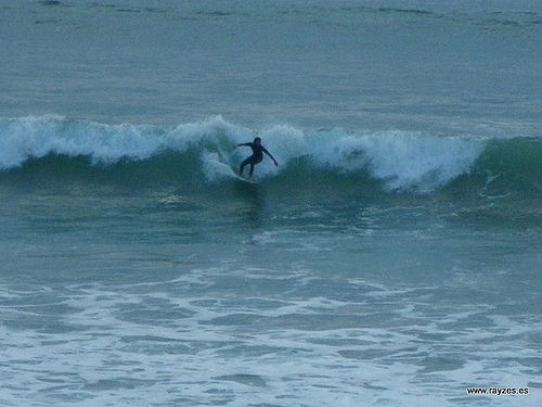 Surf en Conil, por María Rayzes