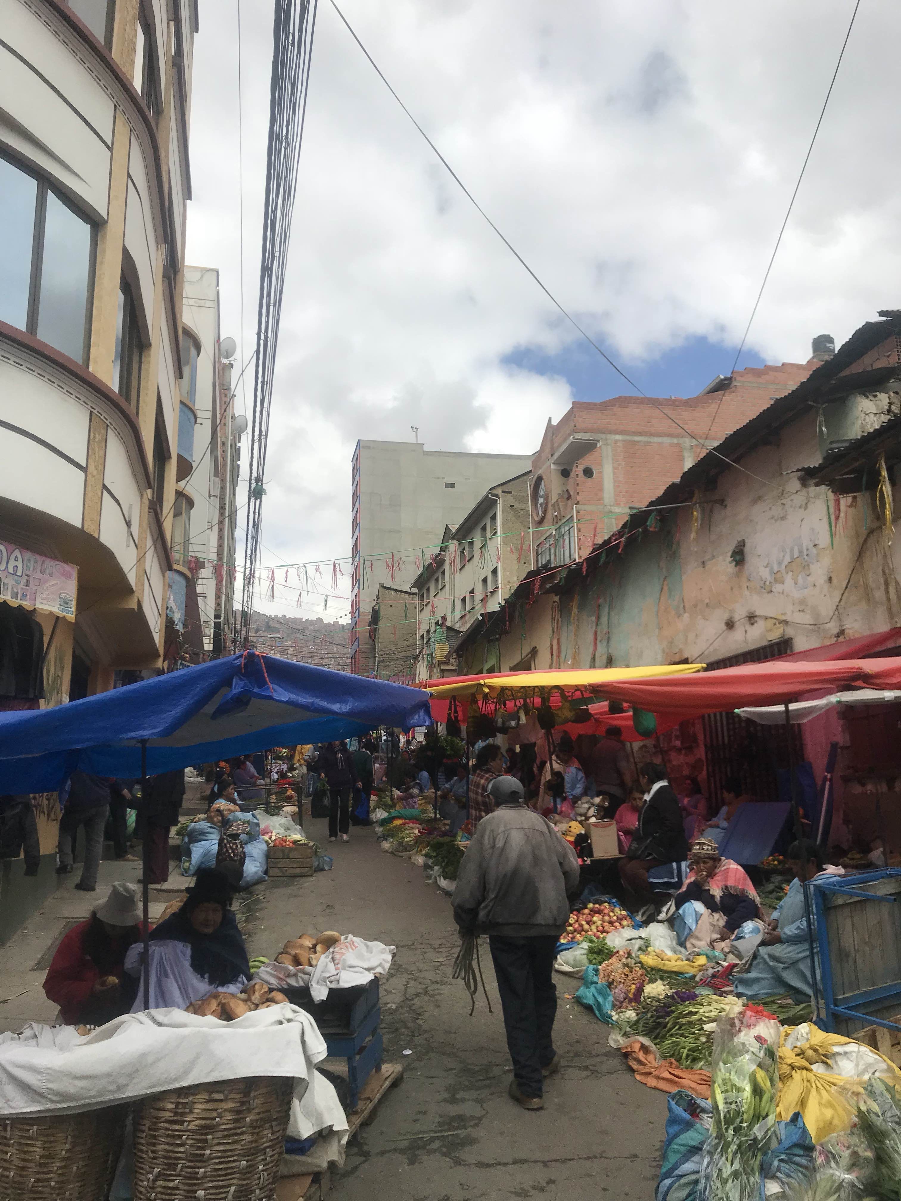 Mercados en La Paz: un recorrido por los sabores y tradiciones locales