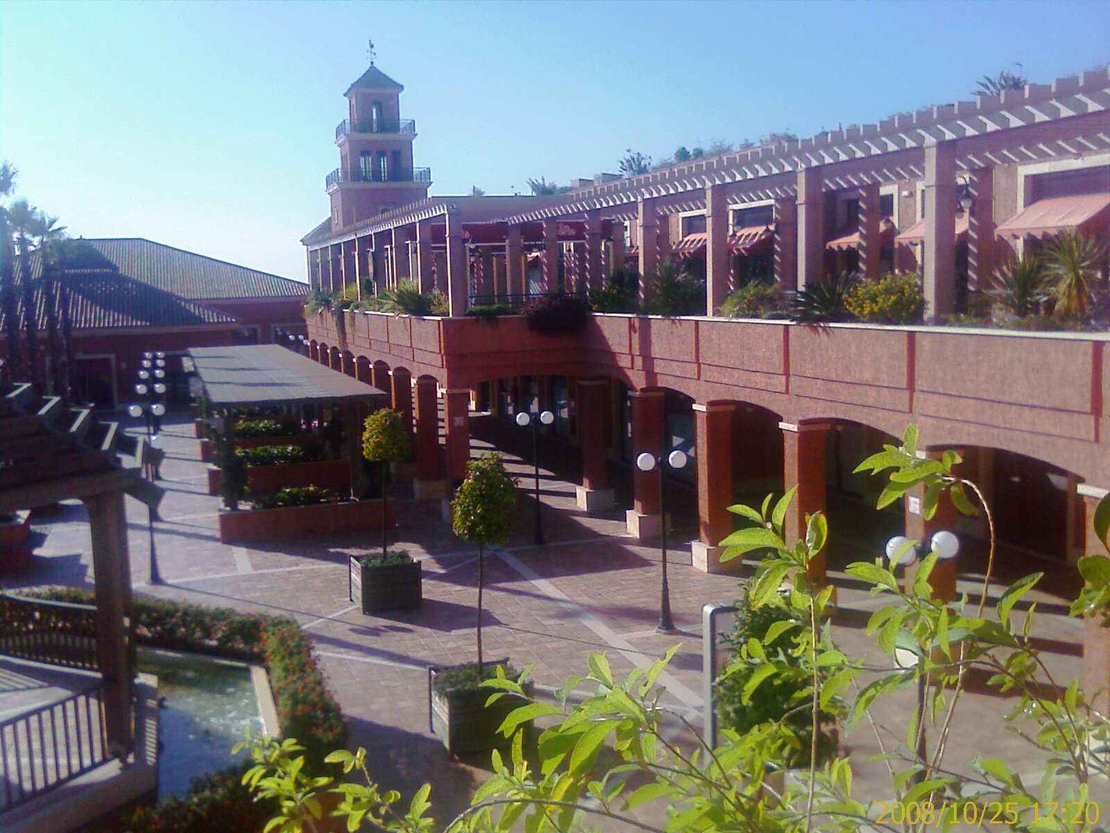 Centro Comercial La Hacienda de Islantilla en Islantilla: 7 opiniones y 21  fotos