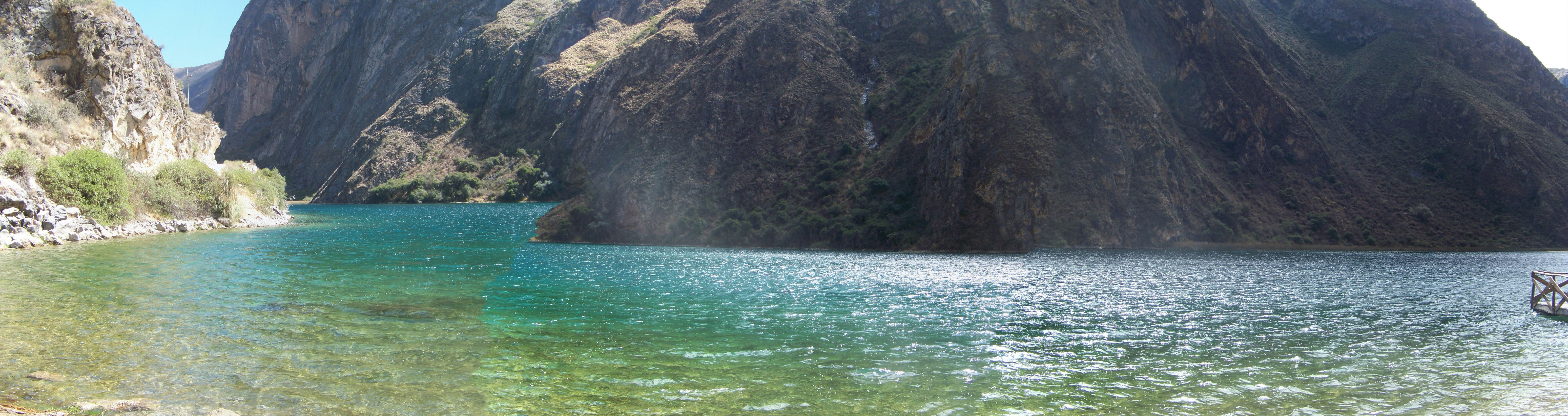 Carretera a Yauyos, por Mauricio Luna Reyes
