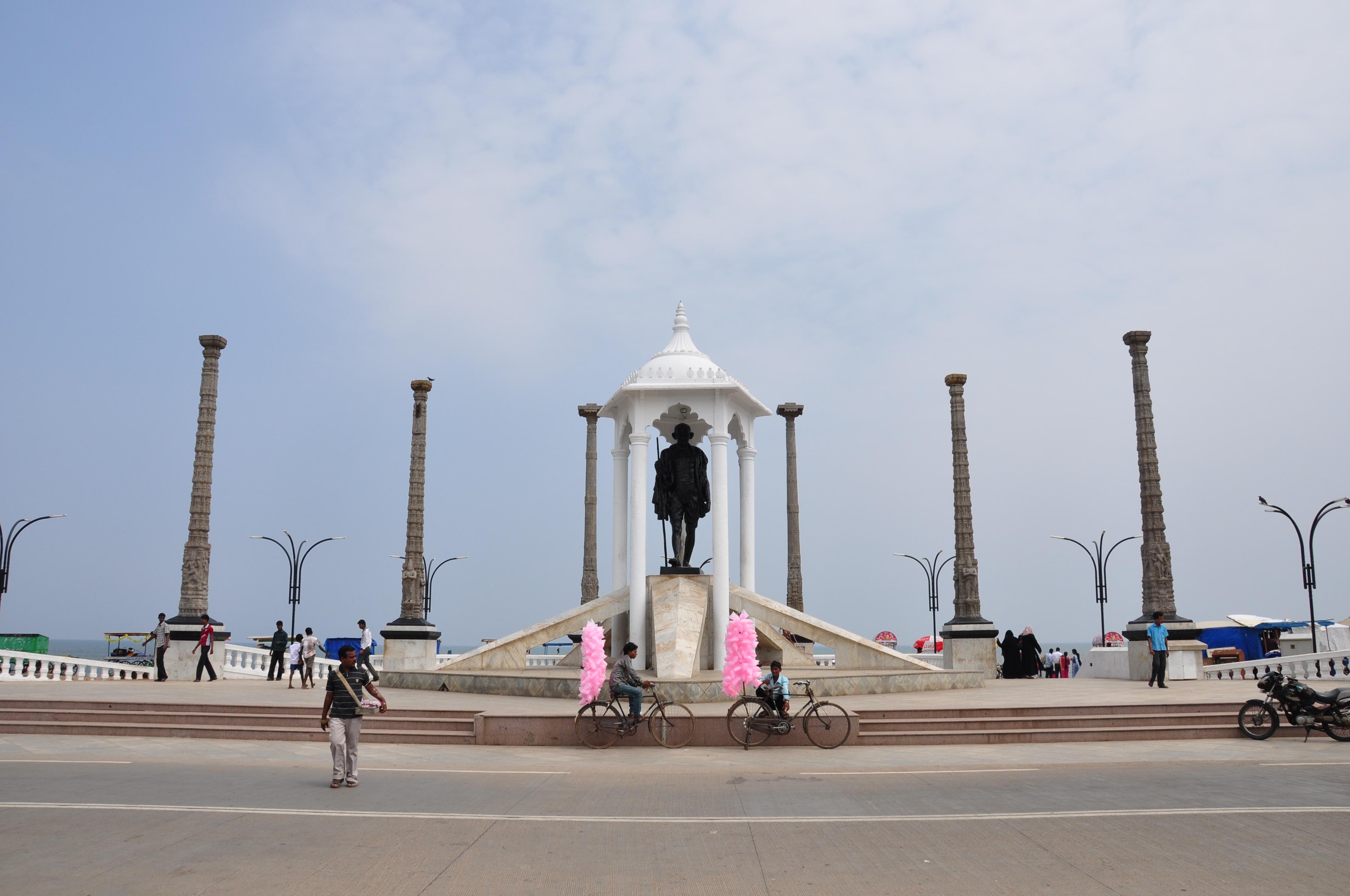 Monumento a Gandhi, por Kris por el mundo