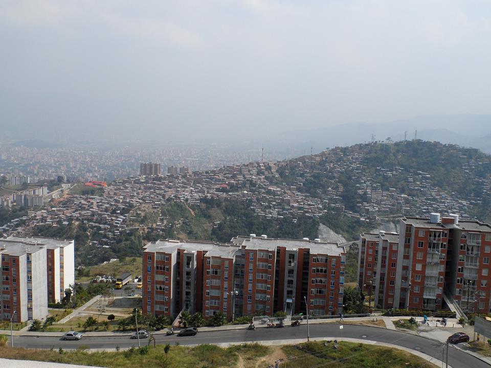 Mirador Estación La Aurora Robledo, por César - Mochilero