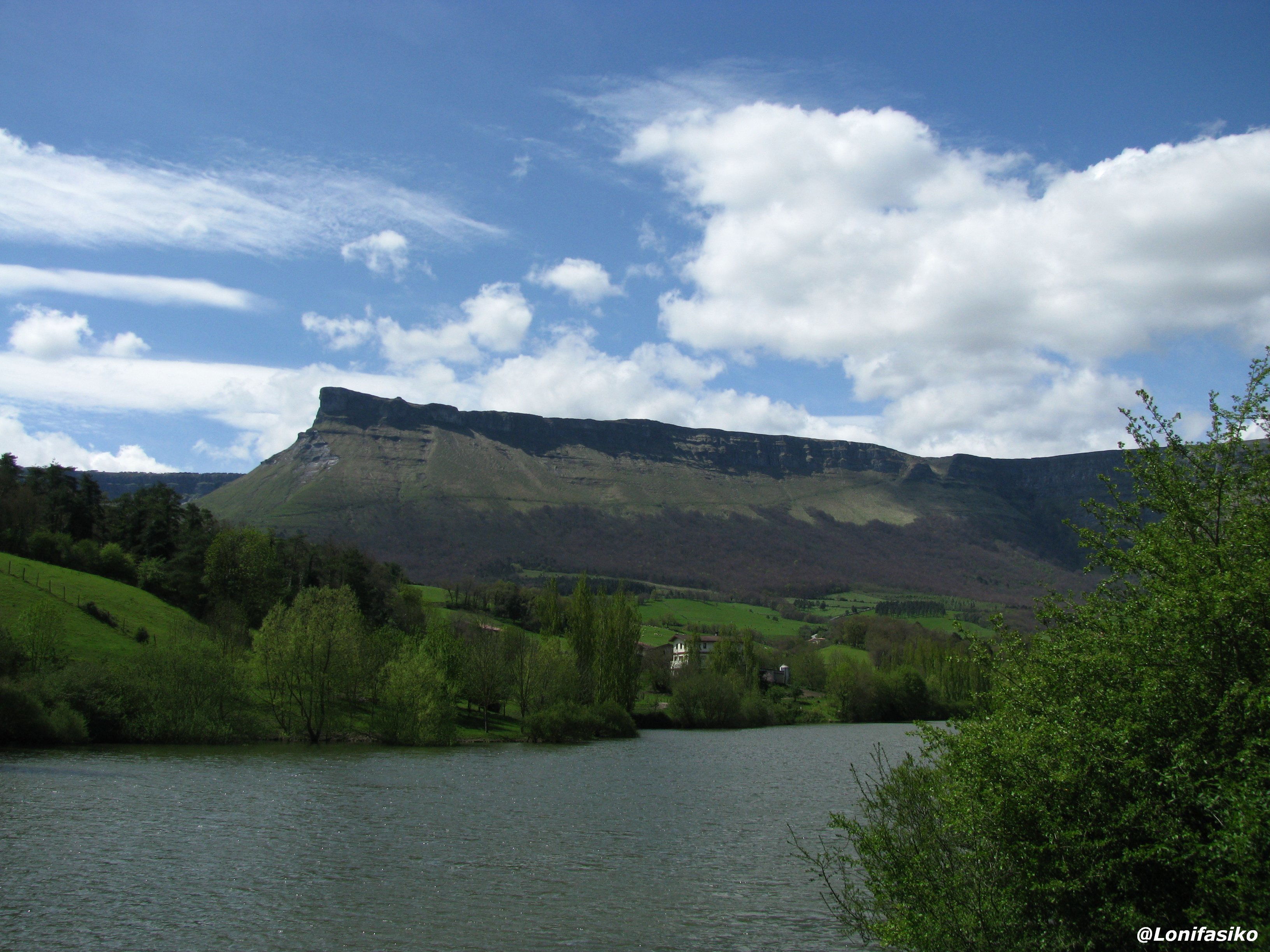 Embalse de Maroño, por Lonifasiko