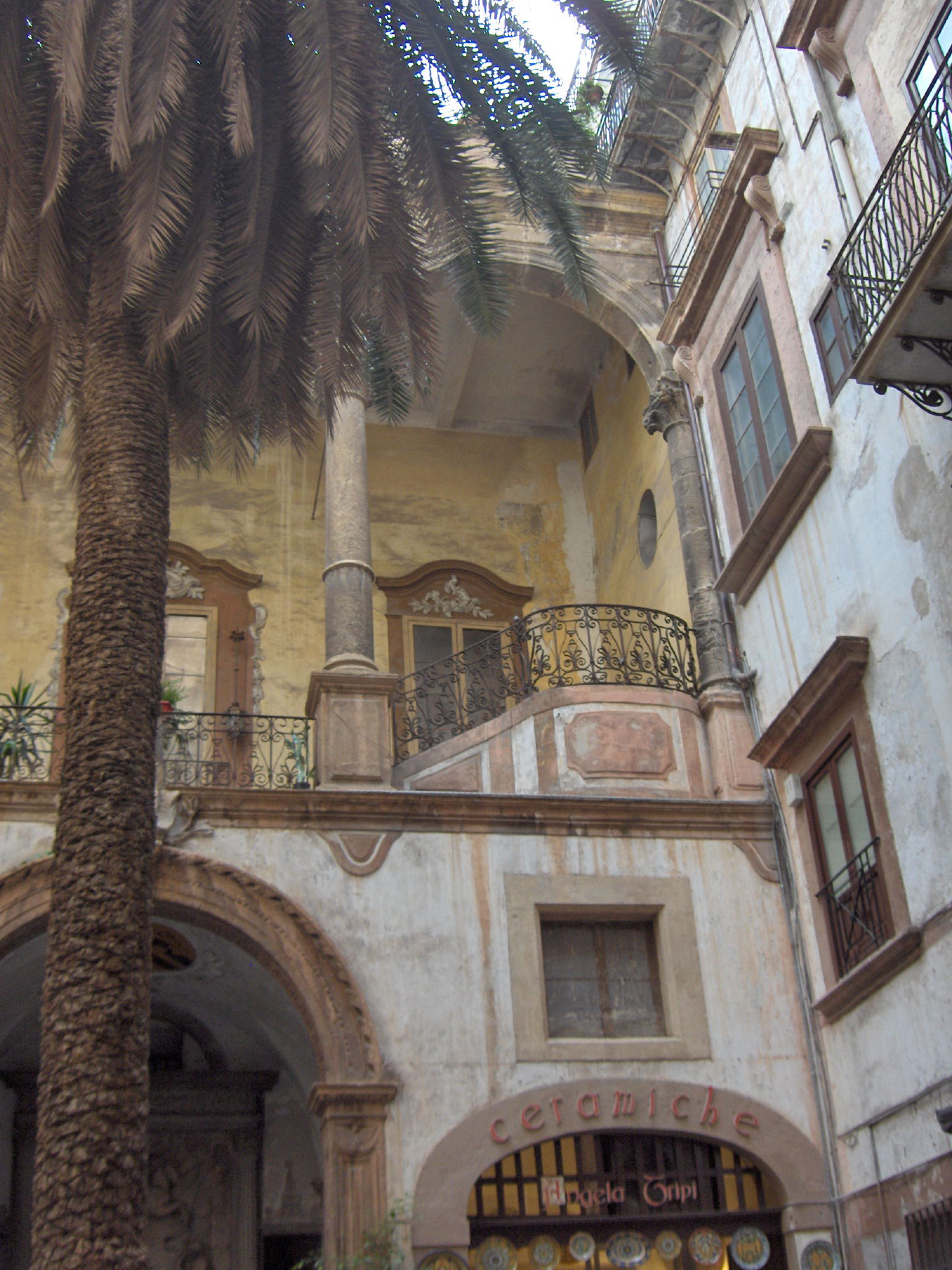 Cortile En Vittorio Emanuele, por dina
