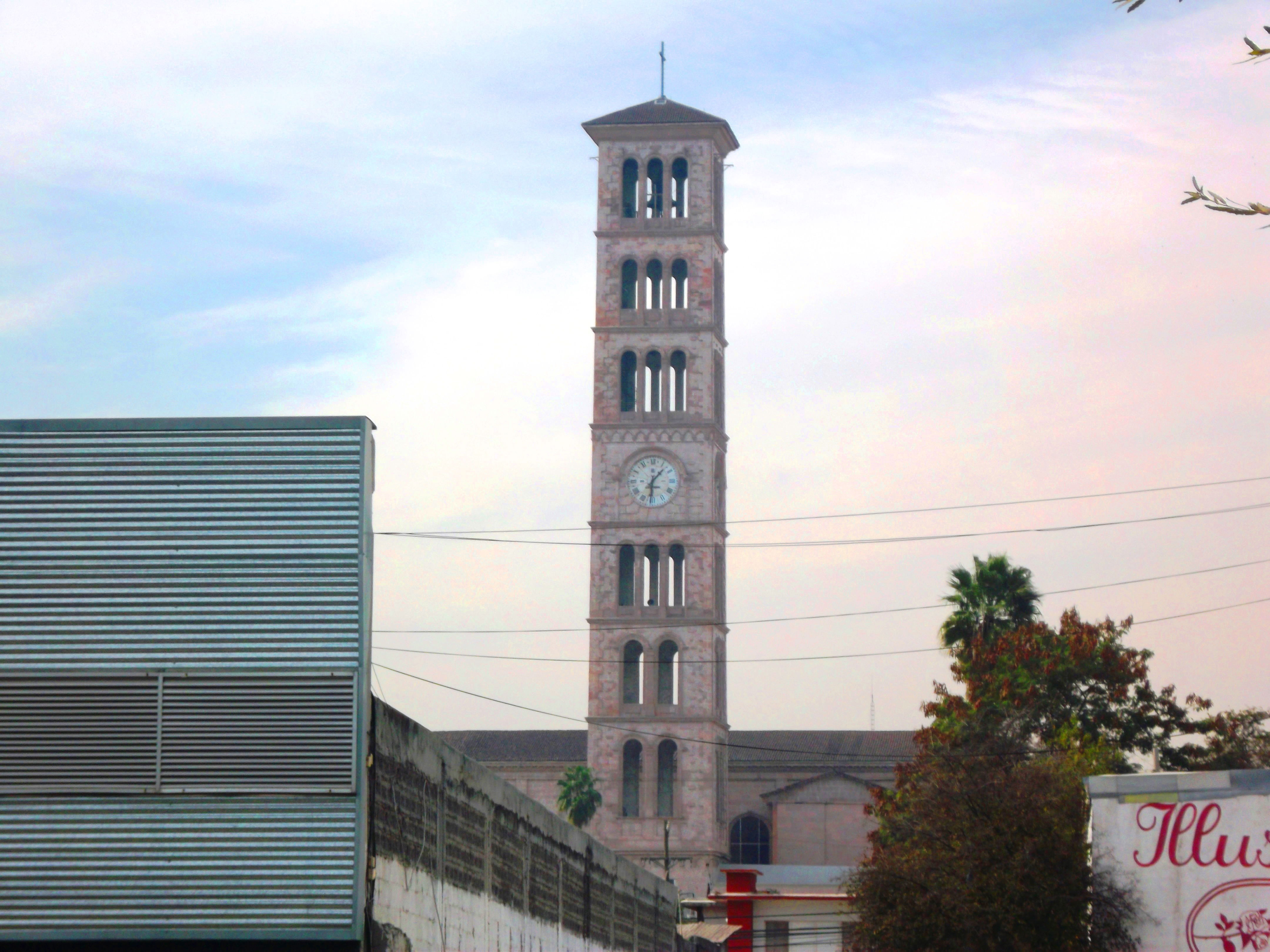 Torre de la Iglesia del Roble, por Daniela VILLARREAL