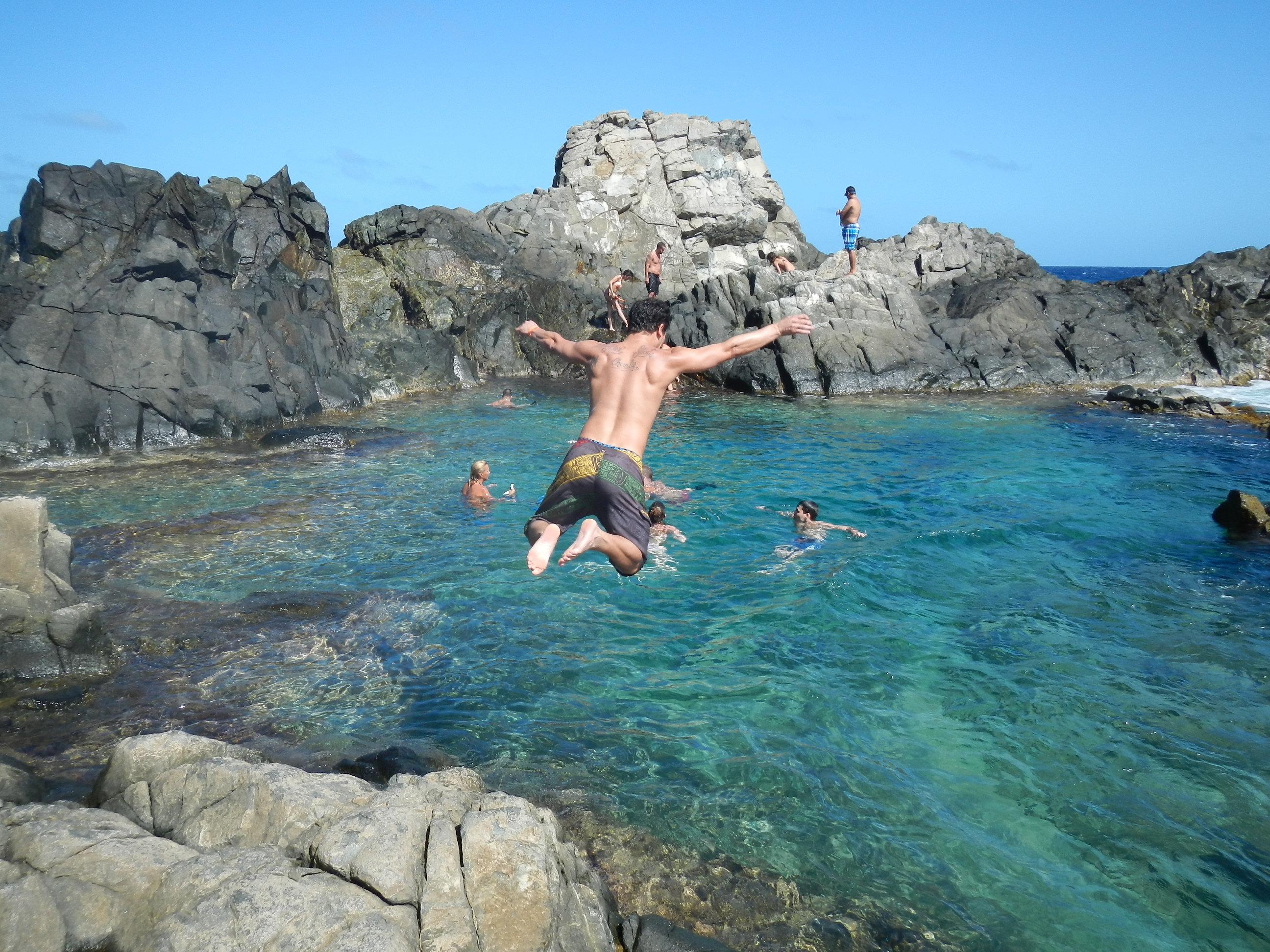 Piscina natural en Aruba, por Rafael Blando