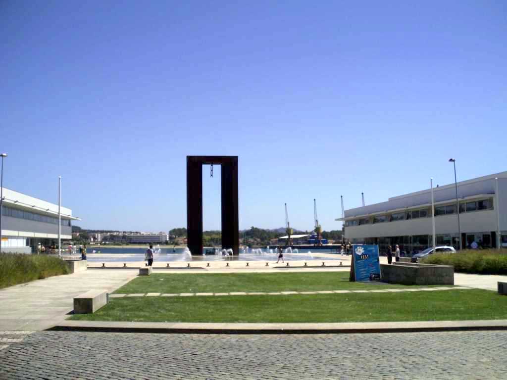 Monumento al 25 de Abril, por Lala