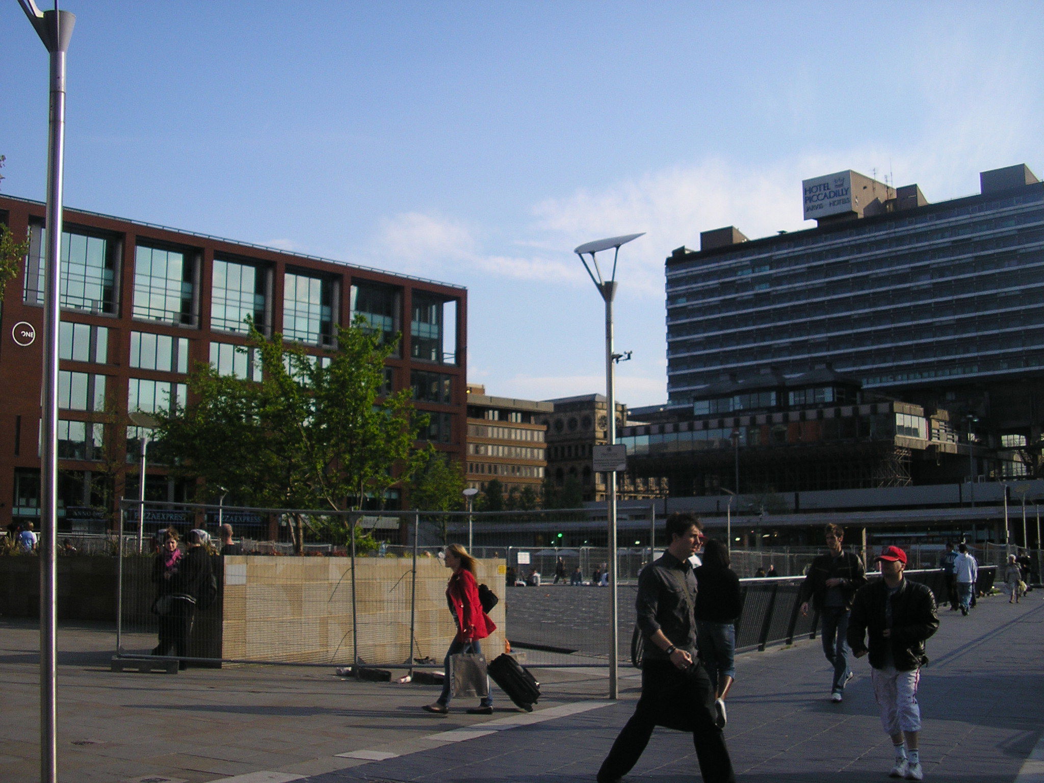 Picadilly Plaza, por Lili Winter