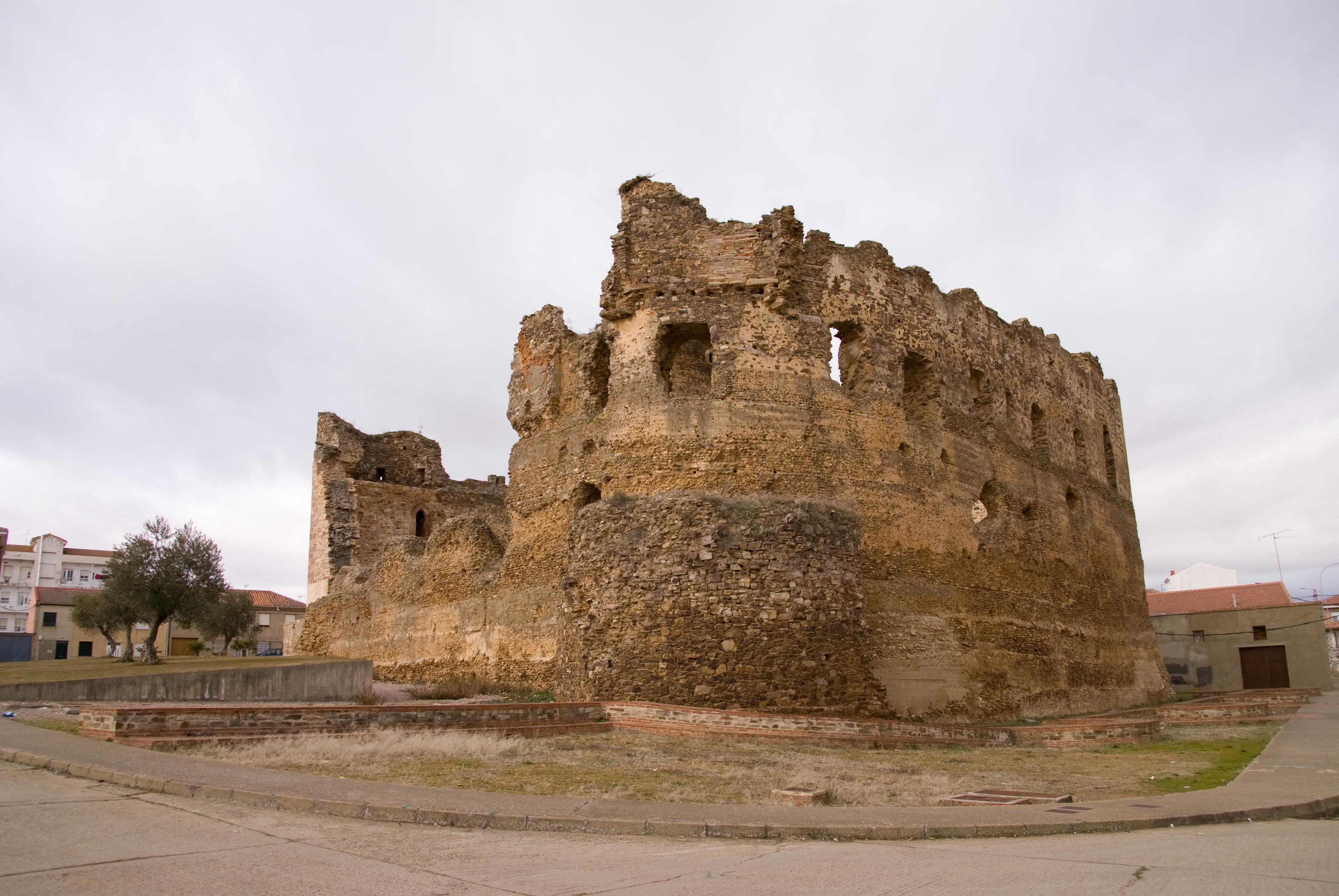 Castillo de laguna de Negrillos, por ferasilar