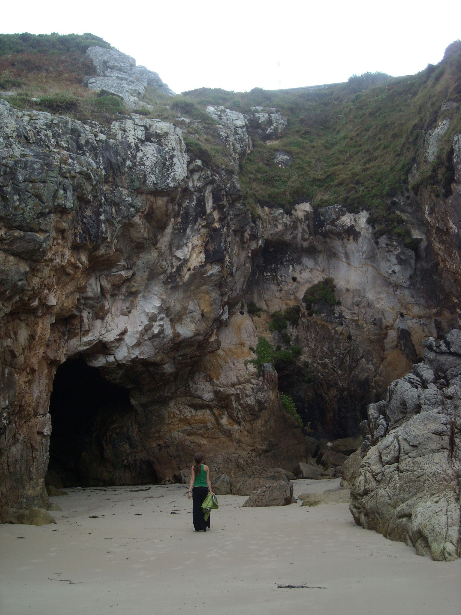 Cuevas de la playa del Fonforron, por .elita