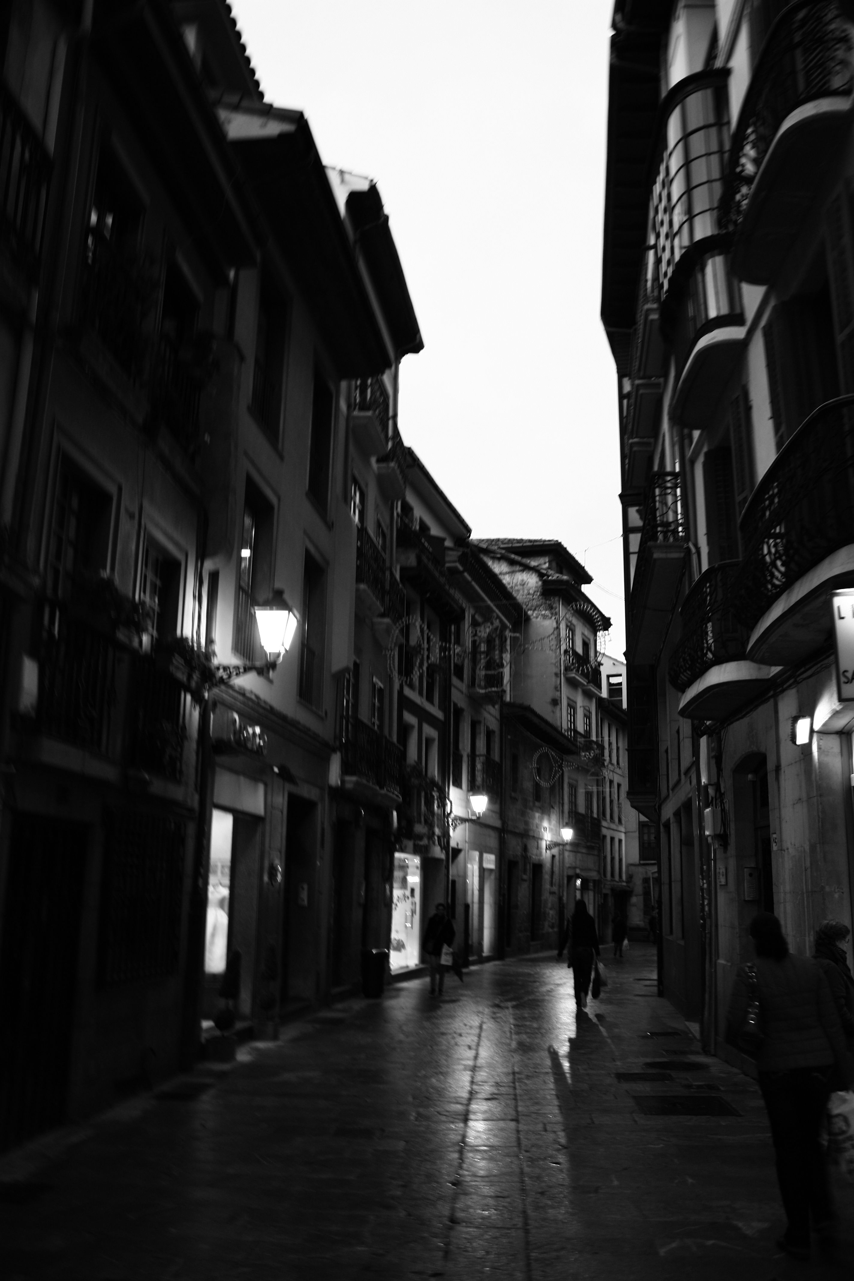 Calles de Oviedo: un recorrido por su historia y su esencia urbana