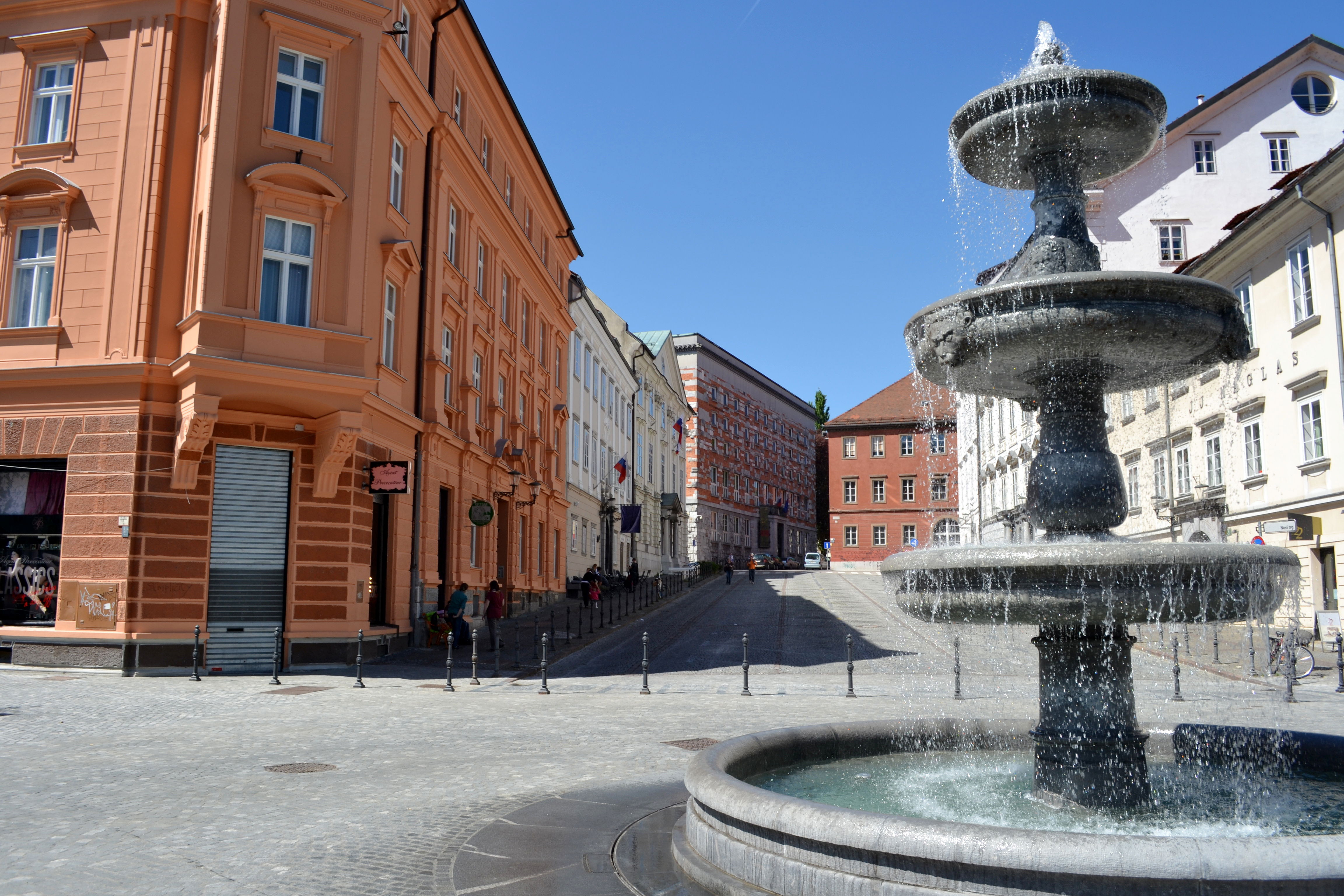 Descubre las encantadoras plazas de Ljubljana que no te puedes perder