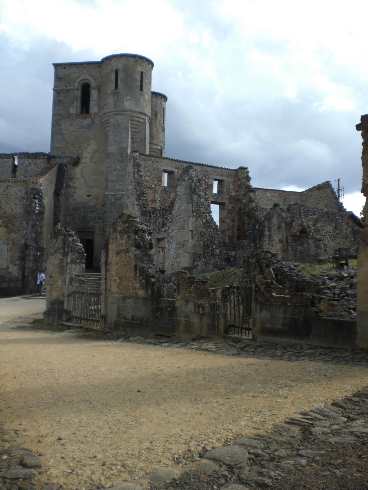 Iglesia de Oradour, por paulinette