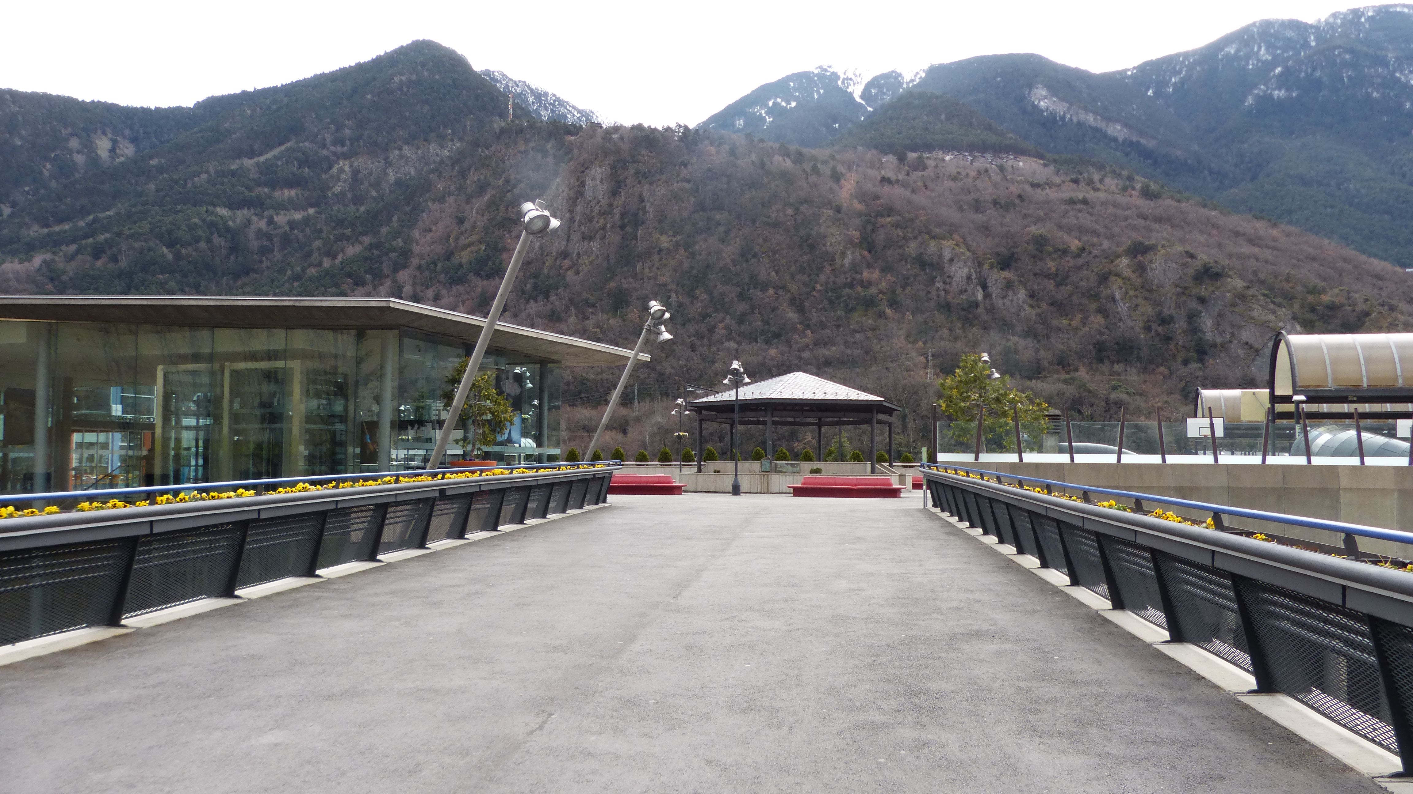 Calles vibrantes de Andorra la Vella que no te puedes perder