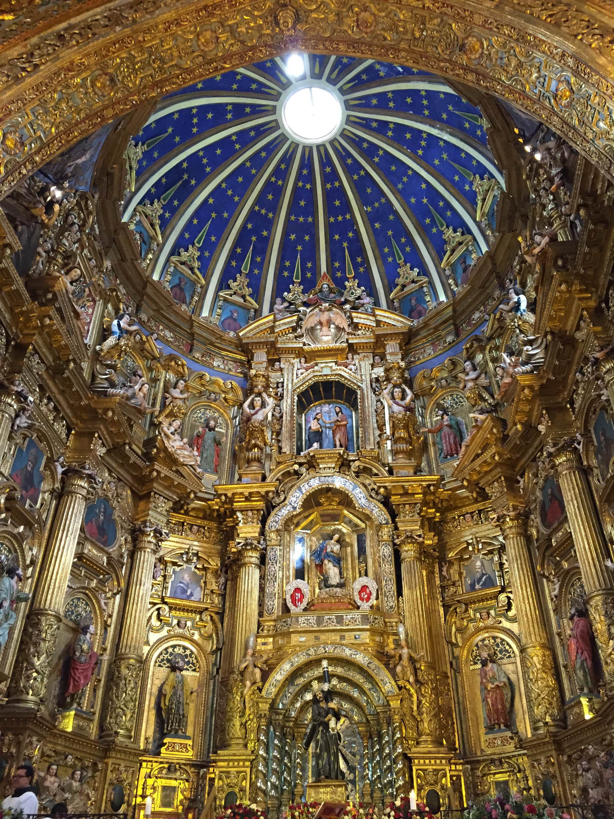 Plazas en Quito que te cautivarán con su historia y encanto